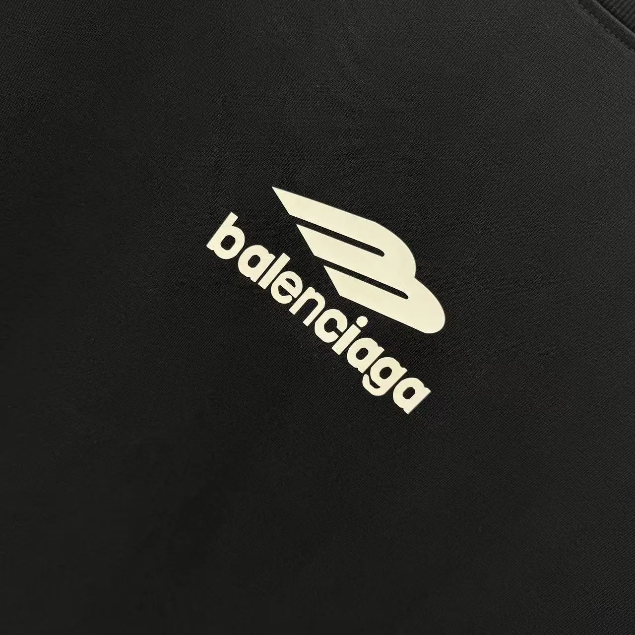 Balenciaga 黒色 厚板シリコンプリントTシャツ - 画像 (7)