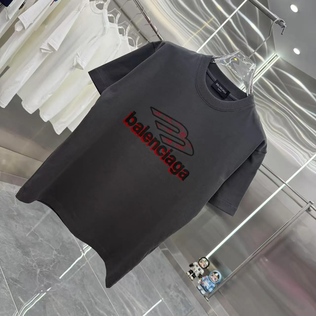 Balenciaga グレーTシャツ 2025新作 - 画像 (3)