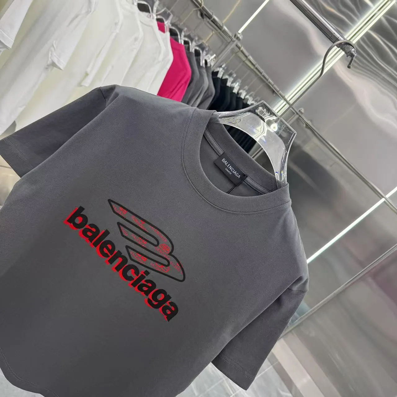 Balenciaga グレーTシャツ 2025新作 - 画像 (4)