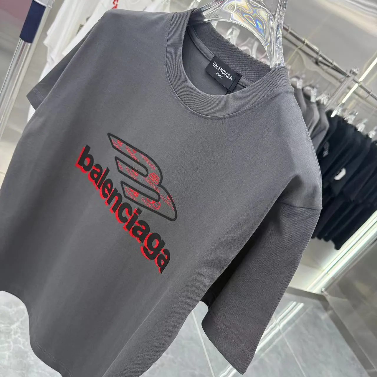 Balenciaga グレーTシャツ 2025新作 - 画像 (5)