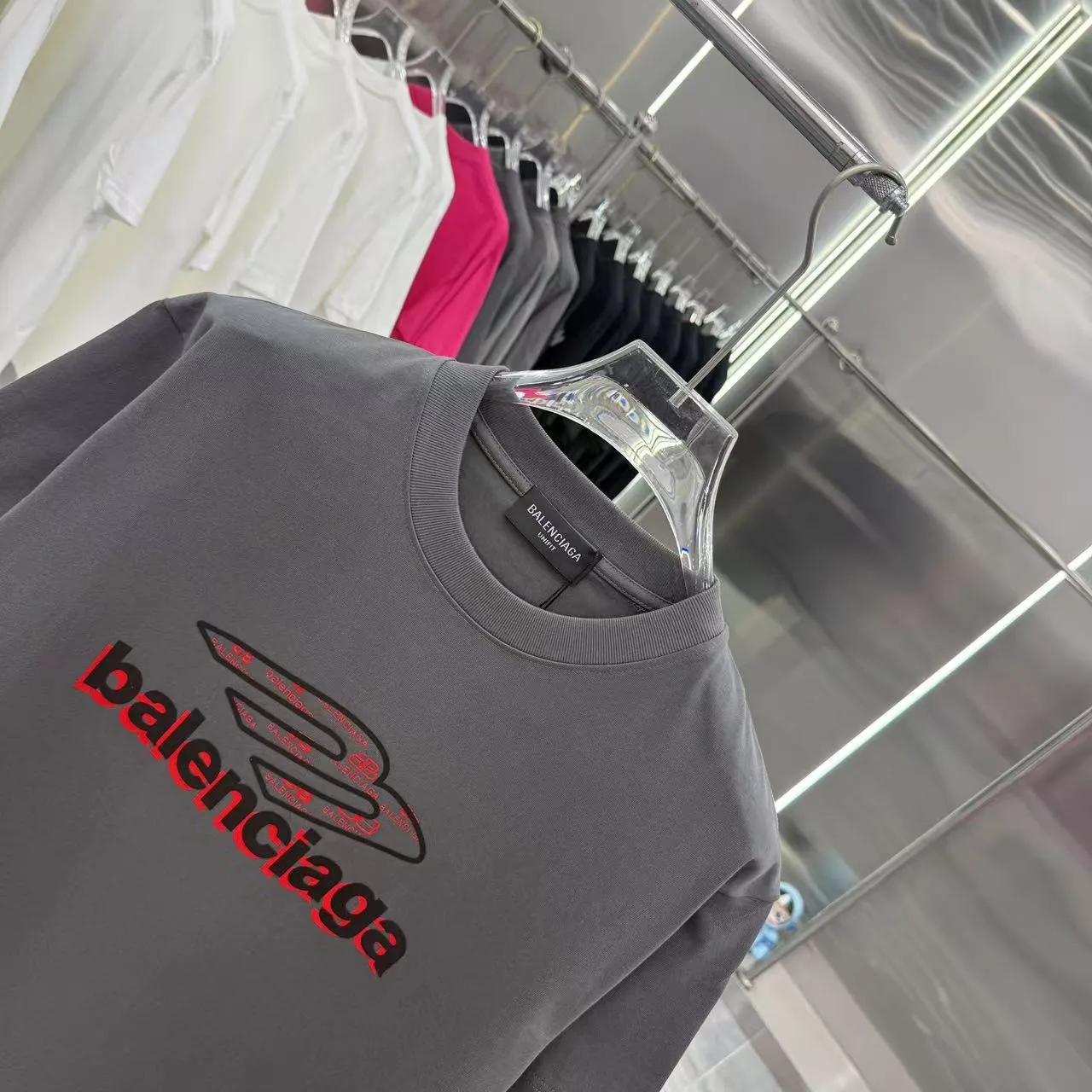 Balenciaga グレーTシャツ 2025新作 - 画像 (8)