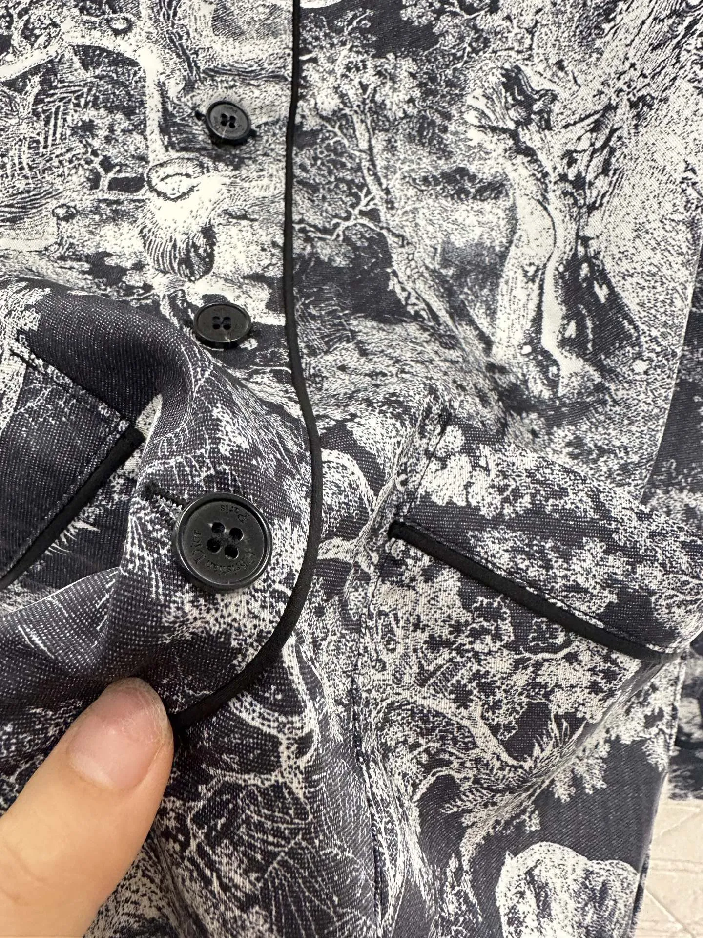 Dio新作青印刷シャツ長ズボンセット - 画像 (6)