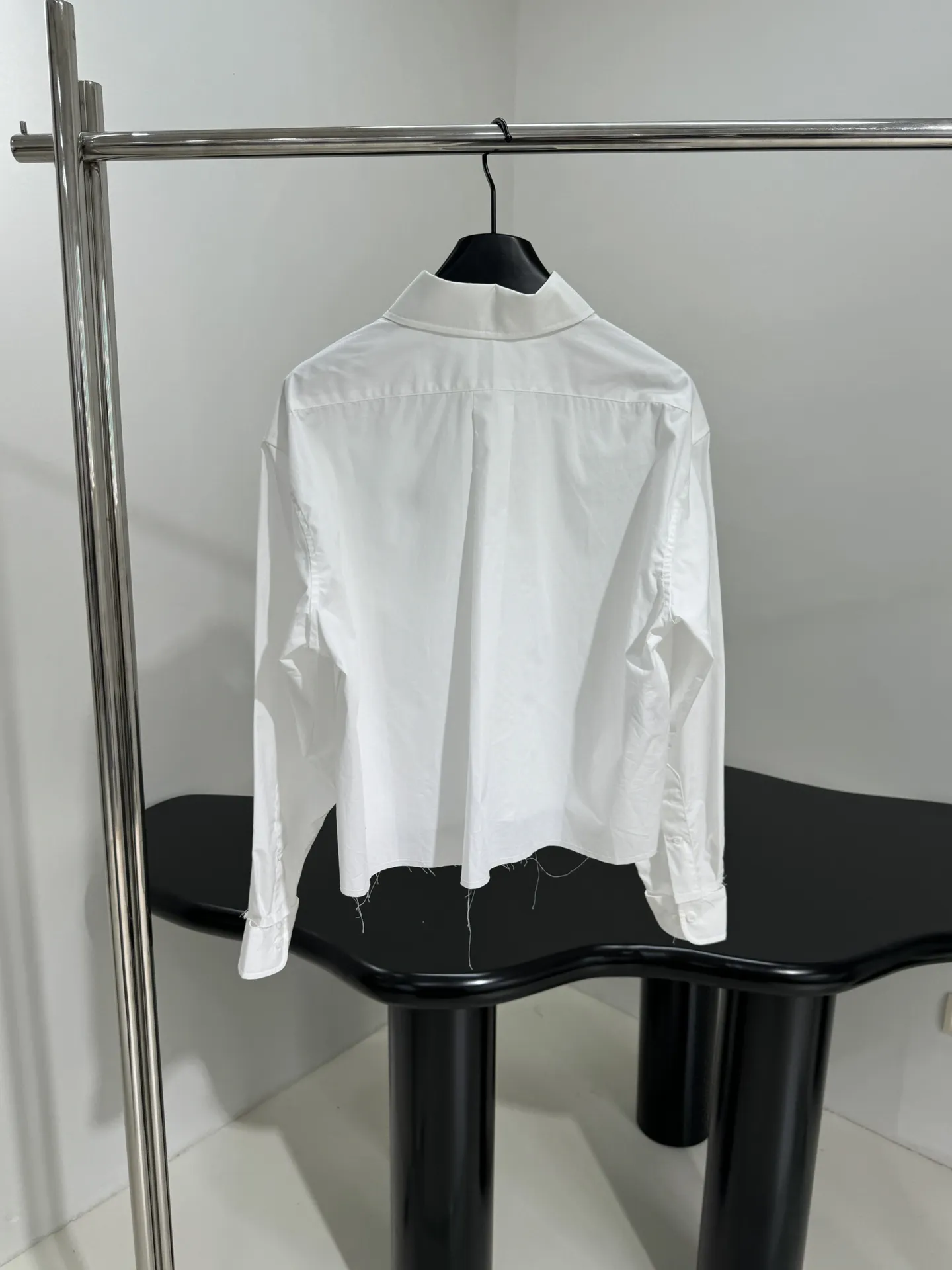 Miu Miu新作白カレッジスタイルシャツ - 画像 (4)