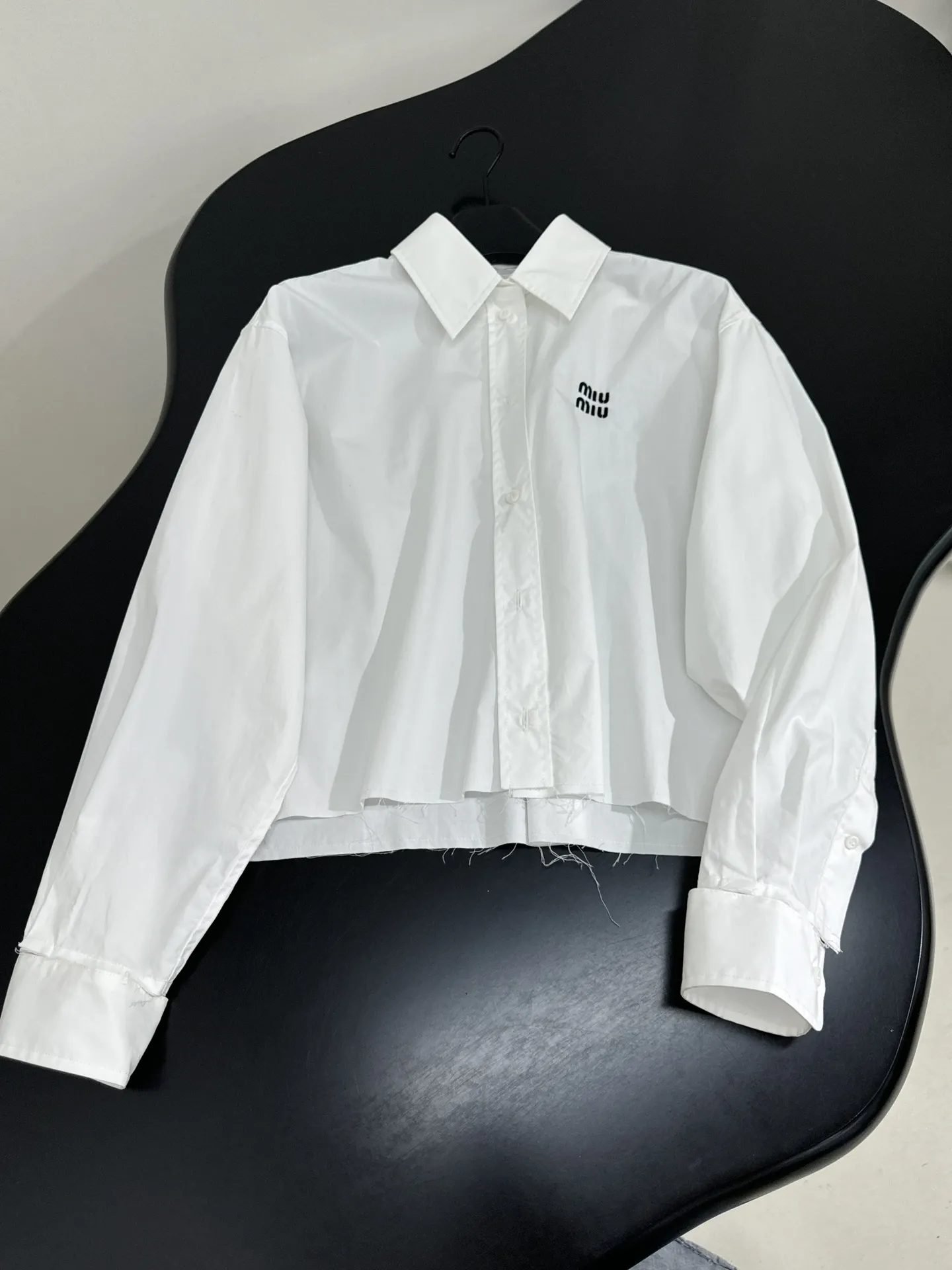 Miu Miu新作白カレッジスタイルシャツ - 画像 (5)