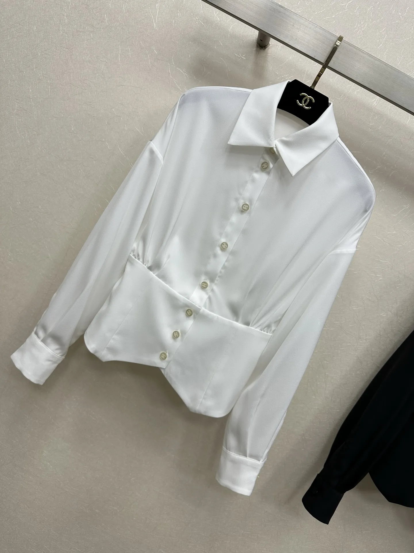 Chane新作シャツリバーシブルカラー白黒SML - 画像 (3)