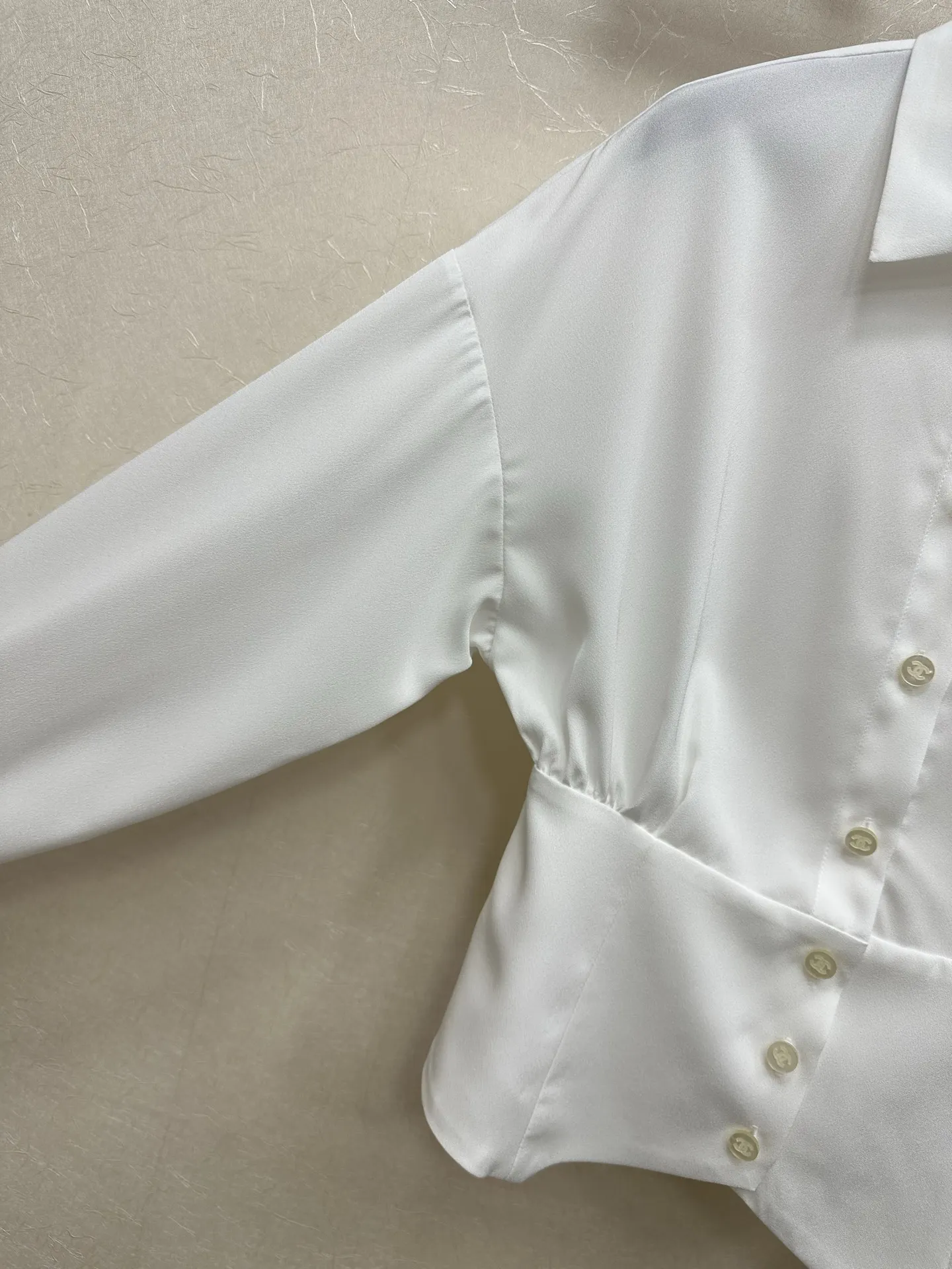 Chane新作シャツリバーシブルカラー白黒SML - 画像 (5)