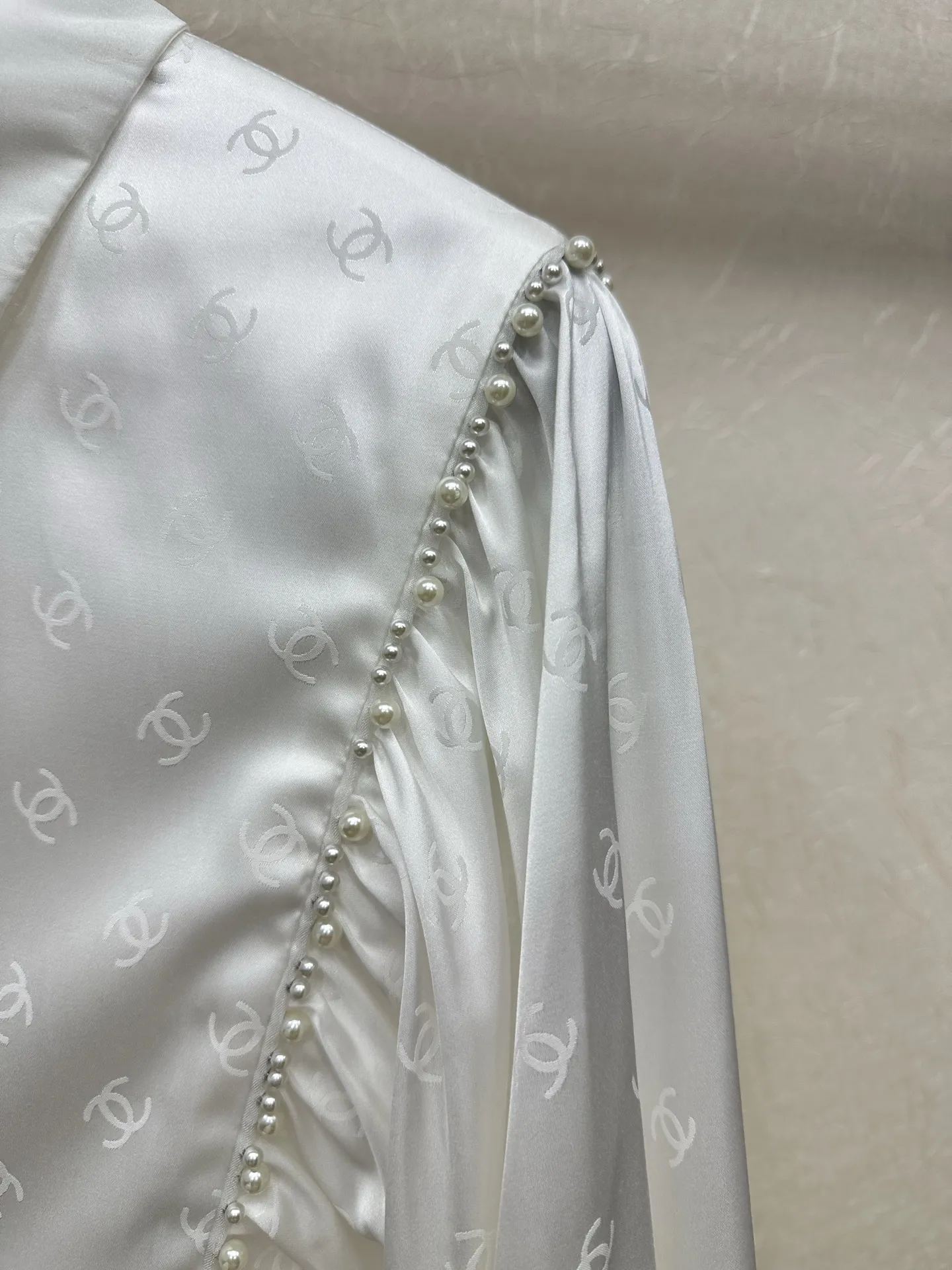 Chanel 25ss 新作シャツ ホワイト バットマンデザイン - 画像 (8)