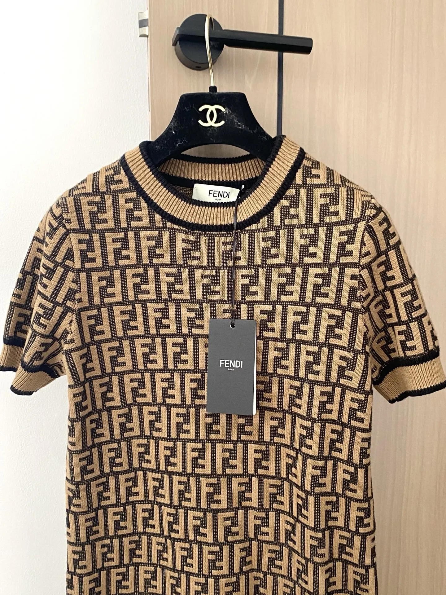 Fendi 25ss 半袖スカート ブラウンとベージュ - 画像 (3)