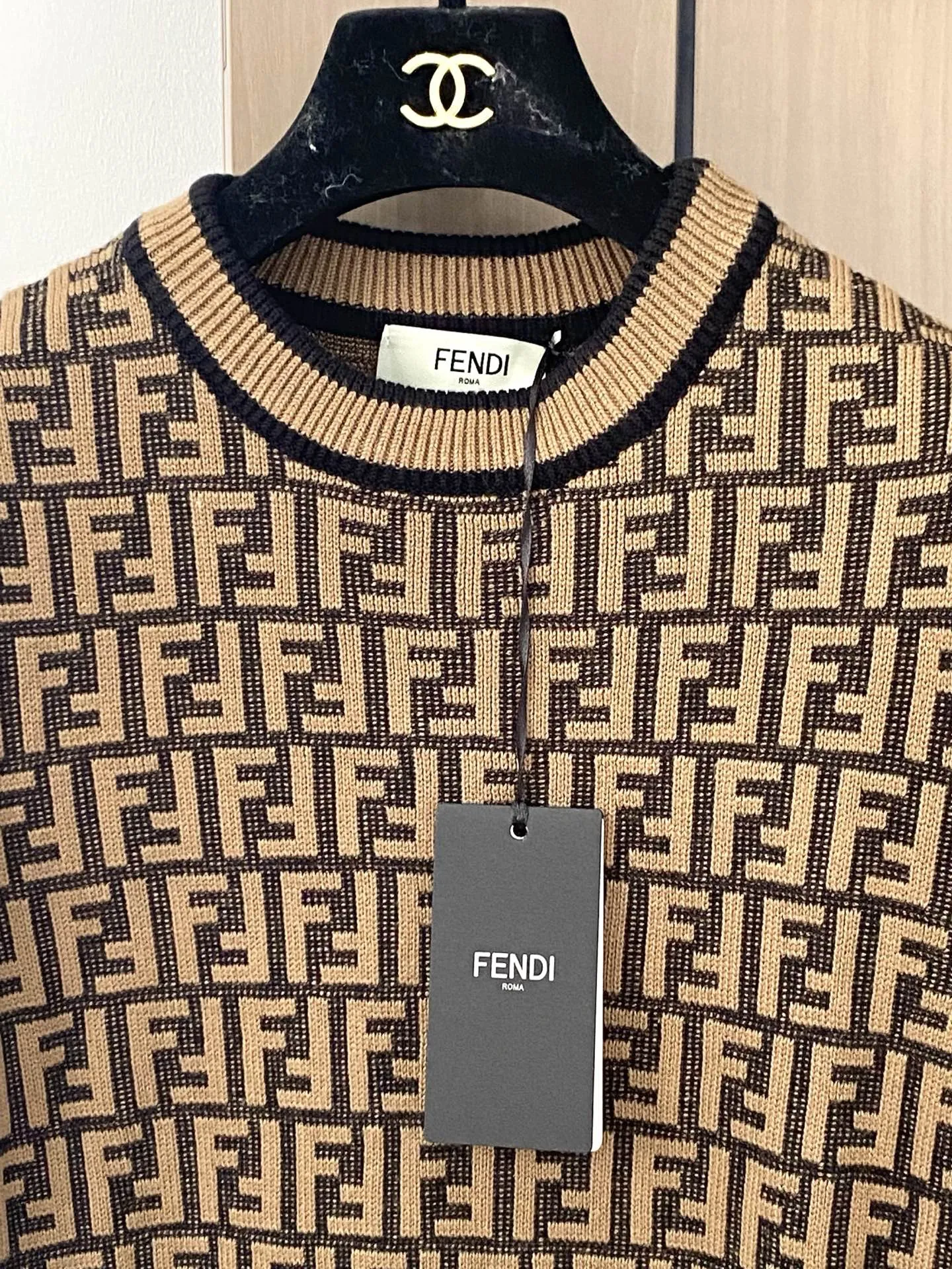 Fendi 25ss 半袖スカート ブラウンとベージュ - 画像 (4)
