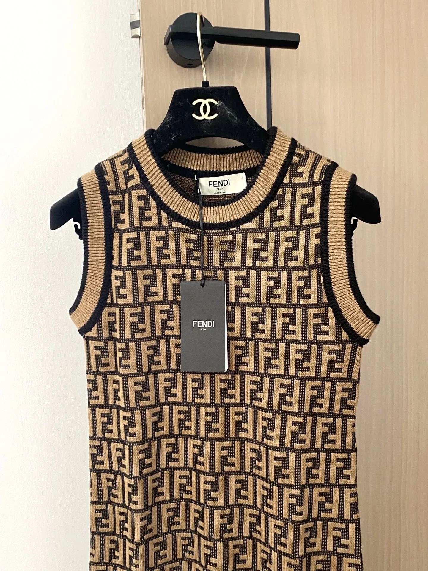 フェンディ 25ss バイカラー モノグラム ベスト スカート ブラウン - 画像 (3)