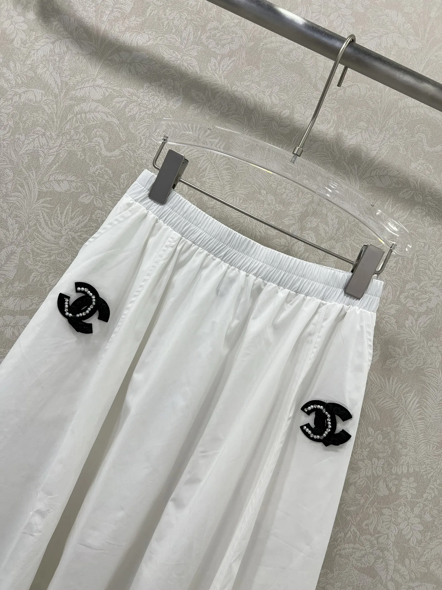 Chanel 25 ヴィンテージ風白スカート - 画像 (3)