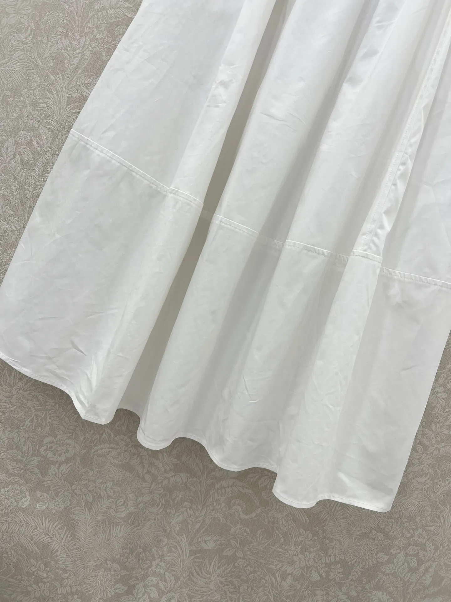 Chanel 25 ヴィンテージ風白スカート - 画像 (7)