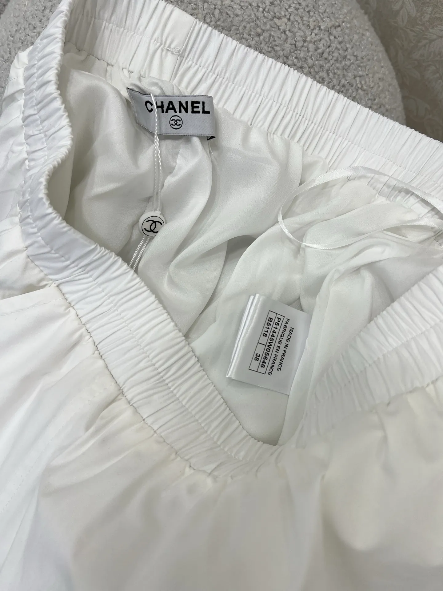 Chanel 25 ヴィンテージ風白スカート - 画像 (8)