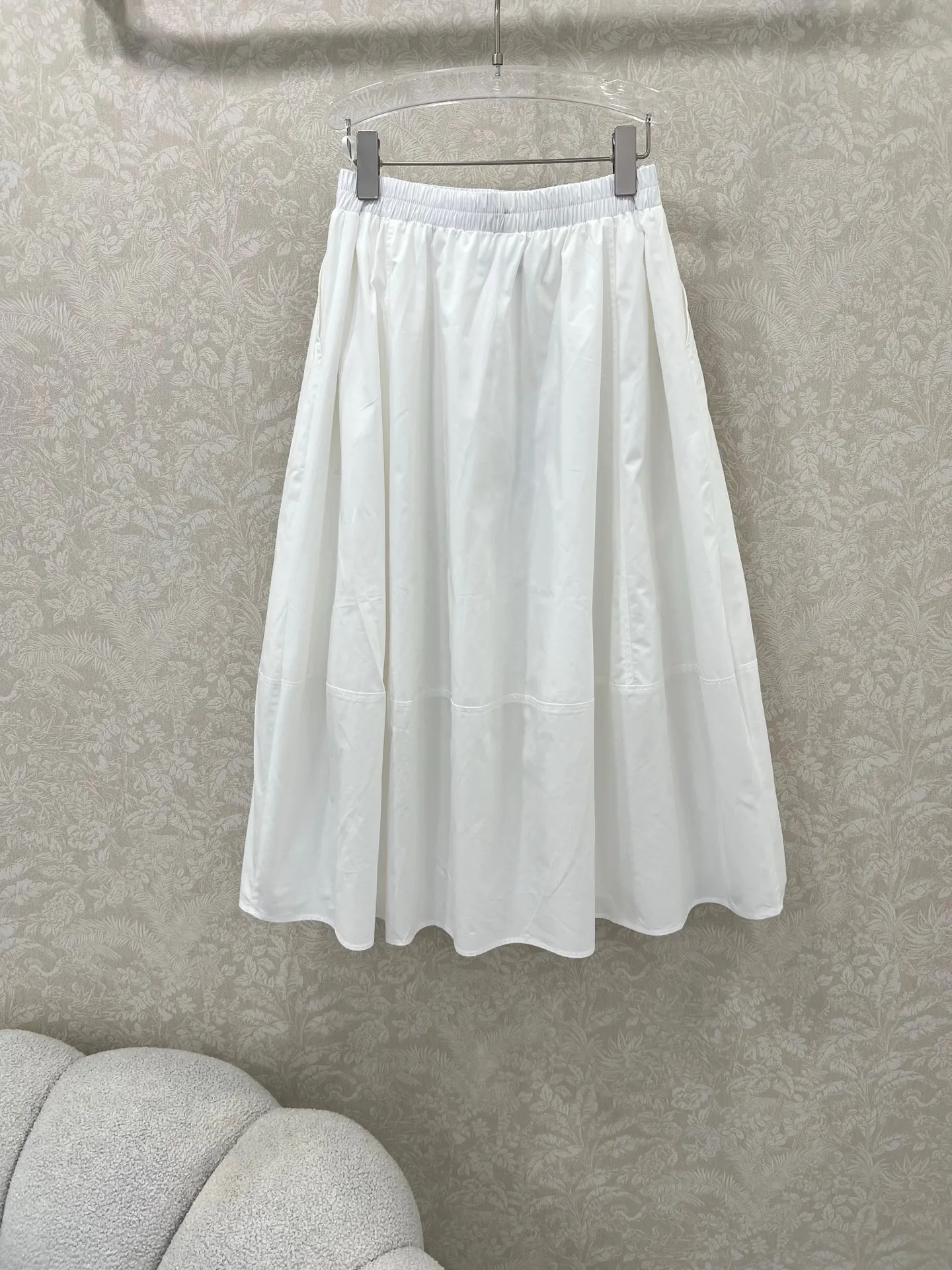 Chanel 25 ヴィンテージ風白スカート - 画像 (9)