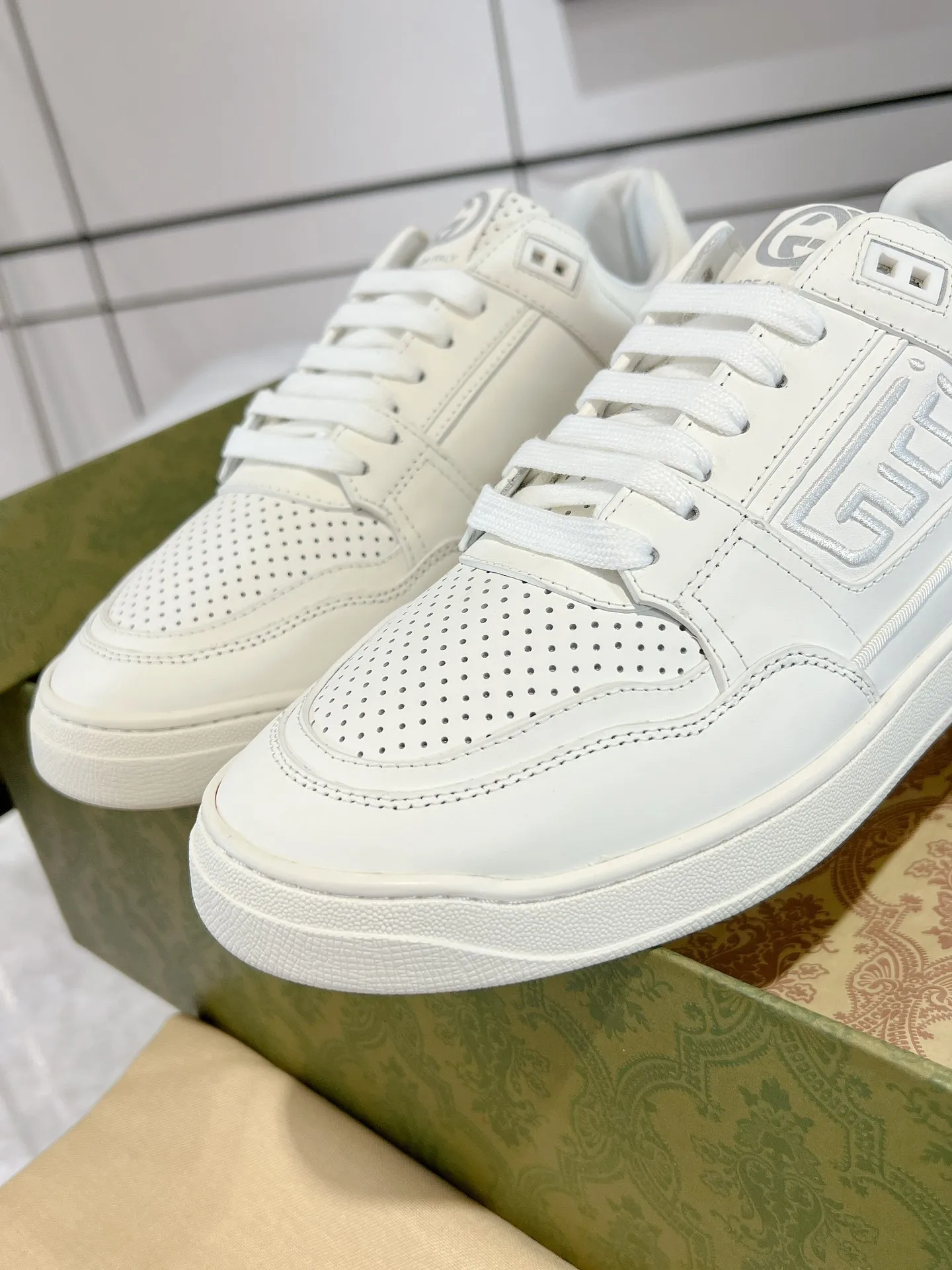 Gucci ホワイト カップル スニーカー クラシックスタイル - 画像 (10)
