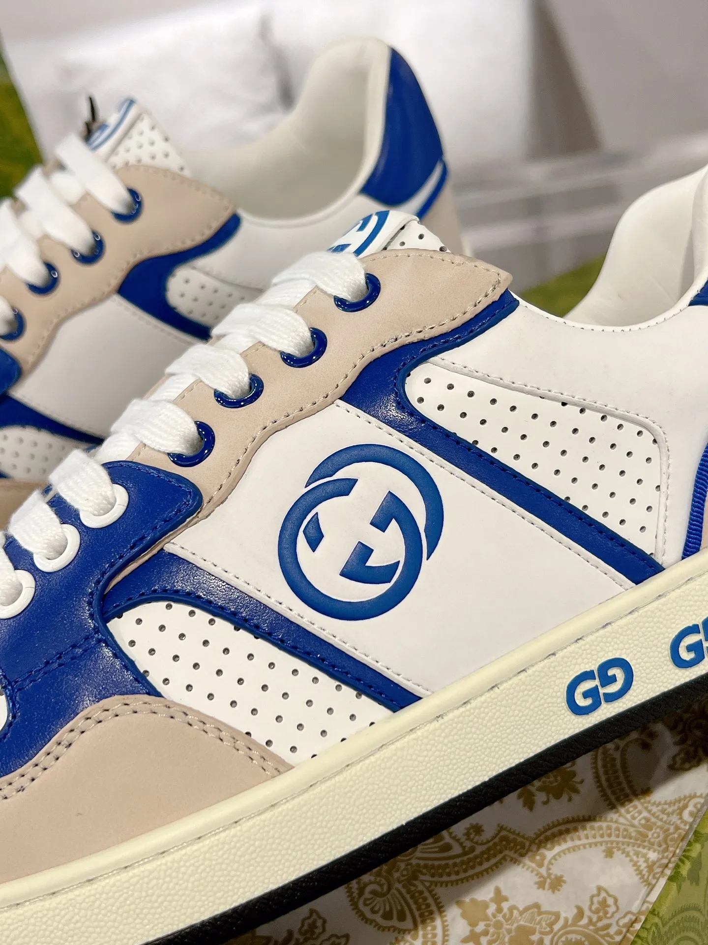 Gucci ホワイトブルーカップルスタイルスニーカー - 画像 (9)