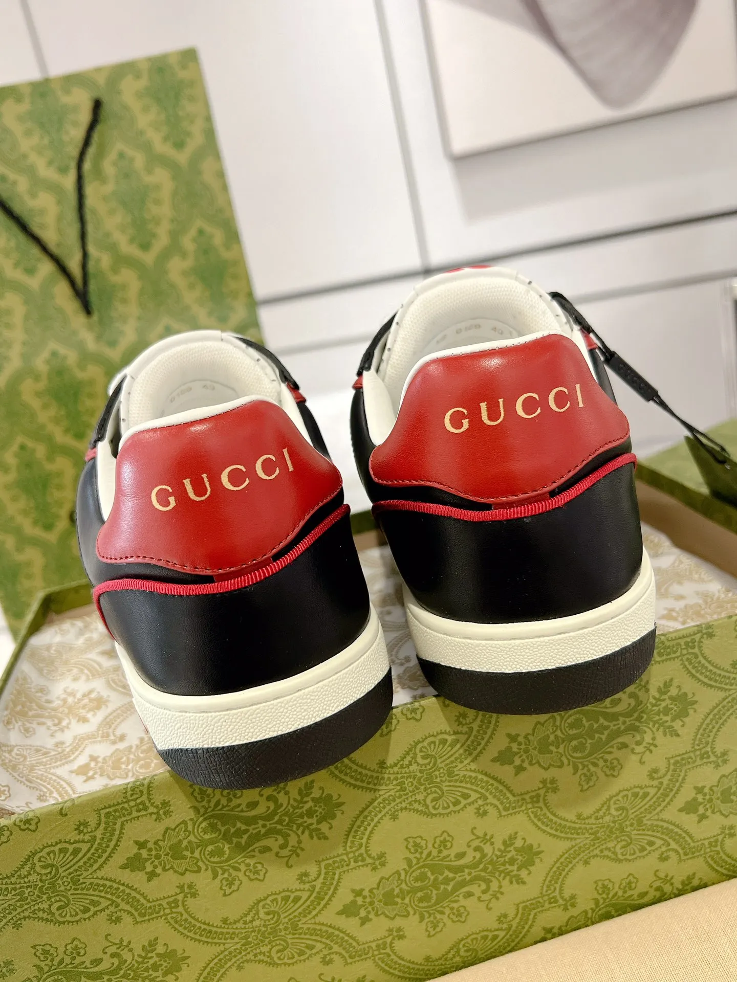 Gucci ホワイトレッドカップルスタイルスニーカー - 画像 (7)