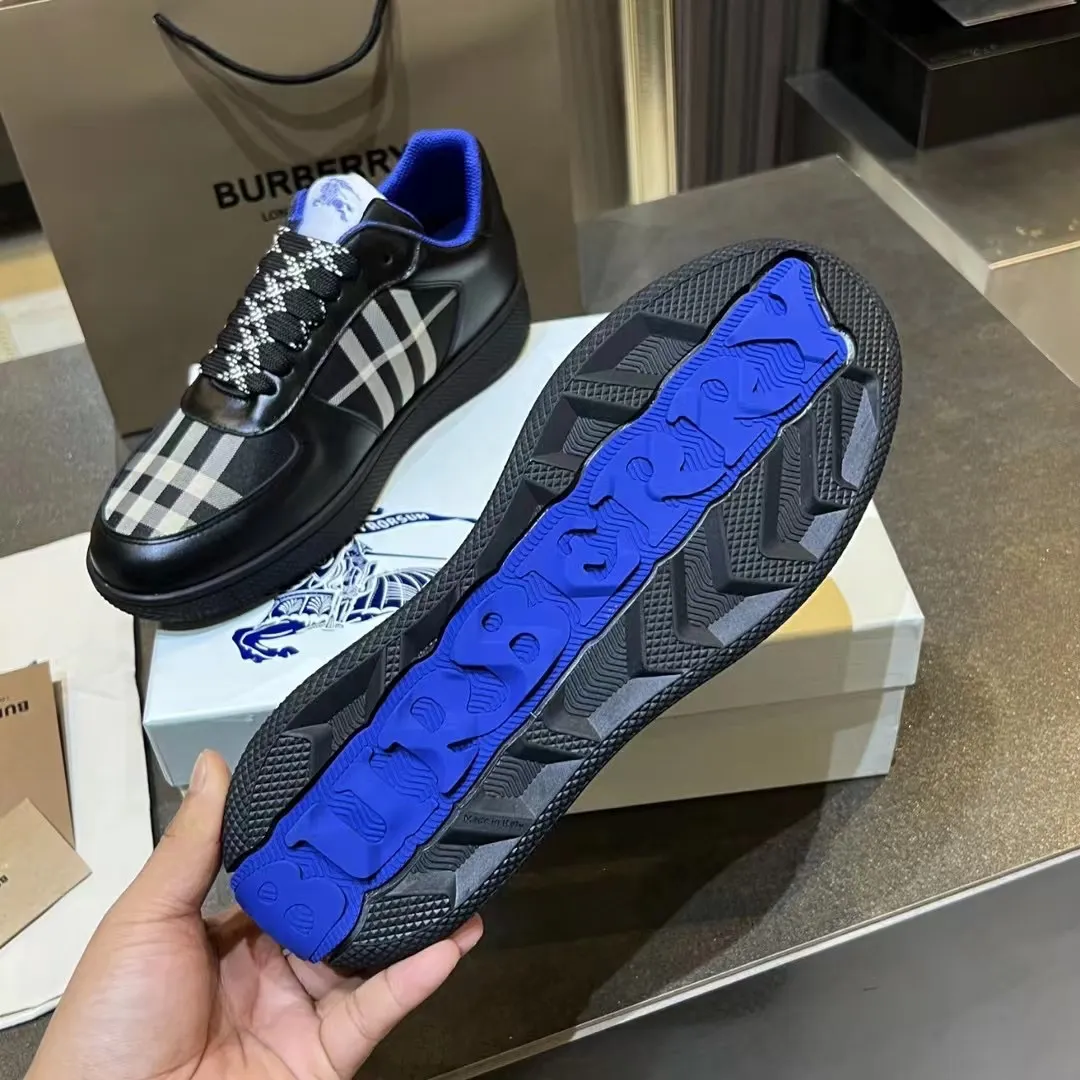 Burberry ブラックチェック柄スニーカー - 画像 (10)