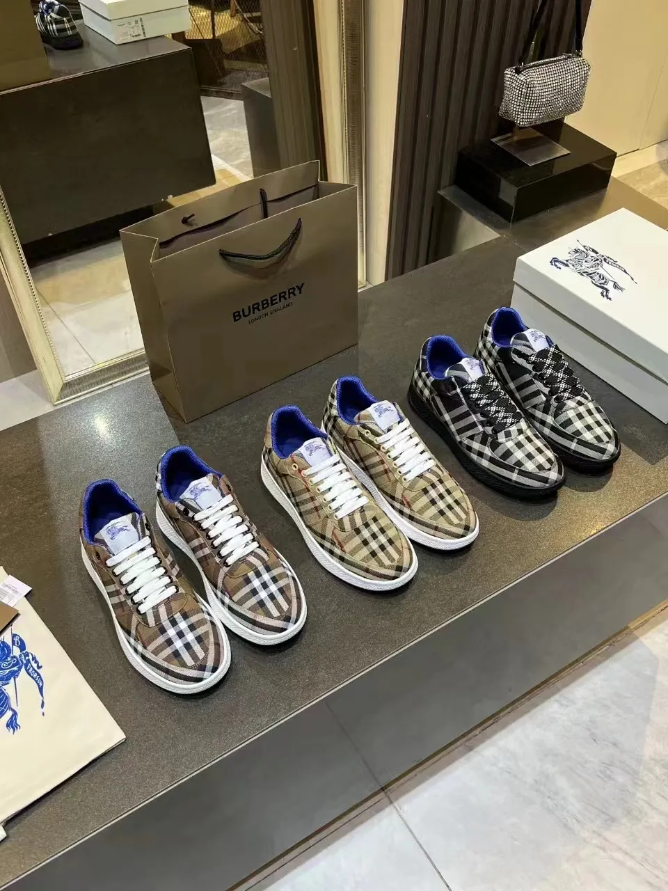 Burberry 2024新作 格子柄 スニーカー 深蓝色 - 画像 (10)
