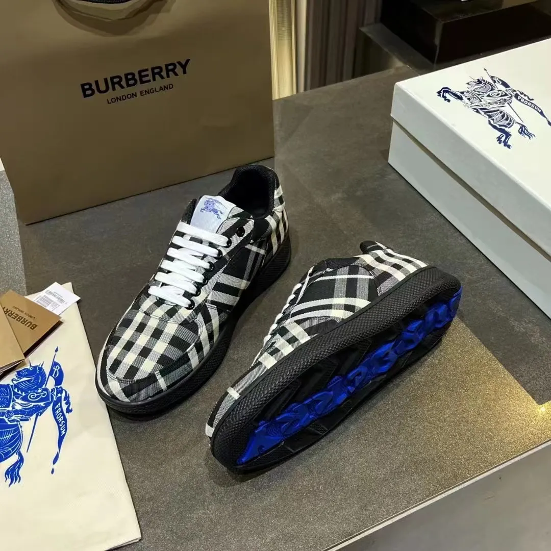 BURBERRY 2024新作 黒チェック スニーカー - 画像 (4)