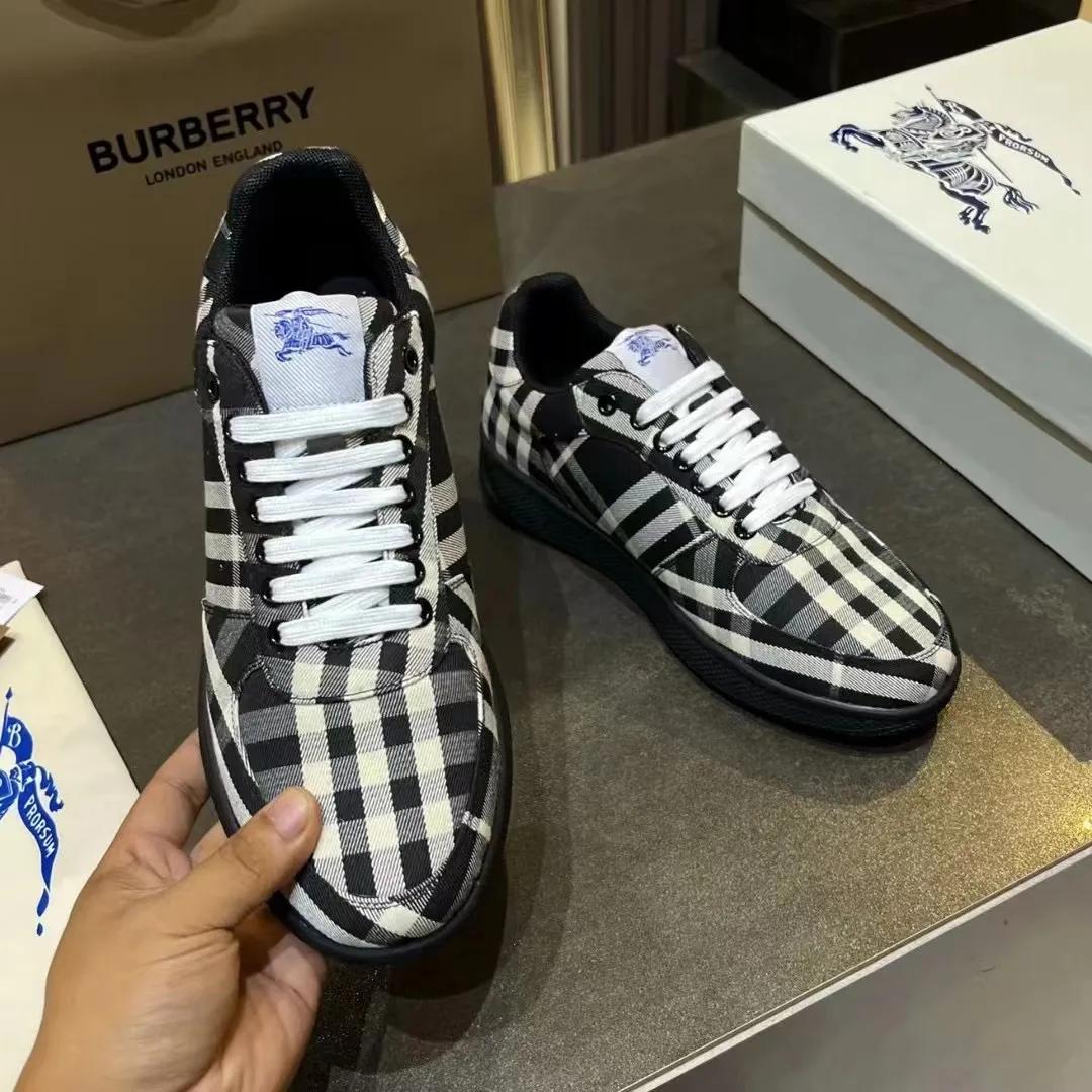 BURBERRY 2024新作 黒チェック スニーカー - 画像 (5)