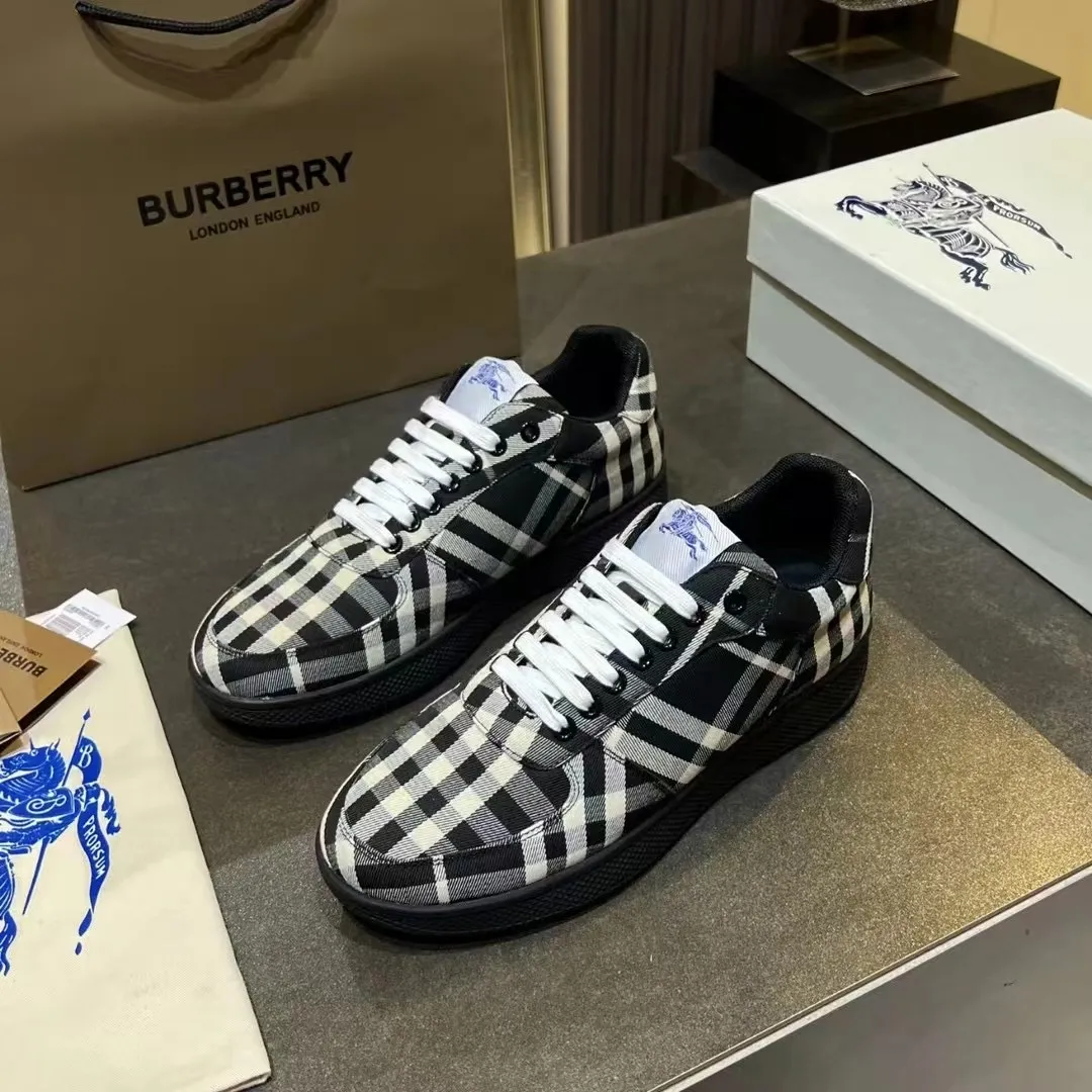BURBERRY 2024新作 黒チェック スニーカー - 画像 (7)