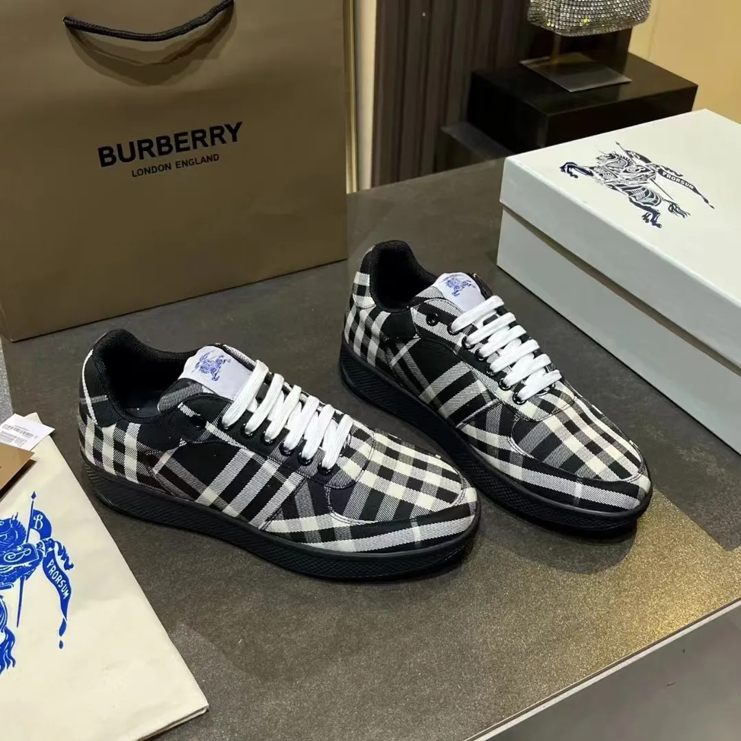 BURBERRY 2024新作 黒チェック スニーカー - 画像 (9)