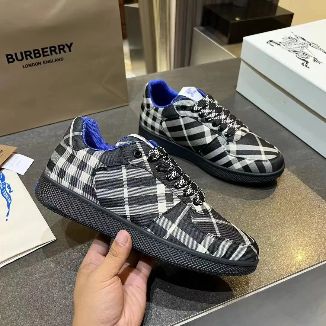 BURBERRY 2024新作 ブラック格子柄スニーカー - 画像 (7)