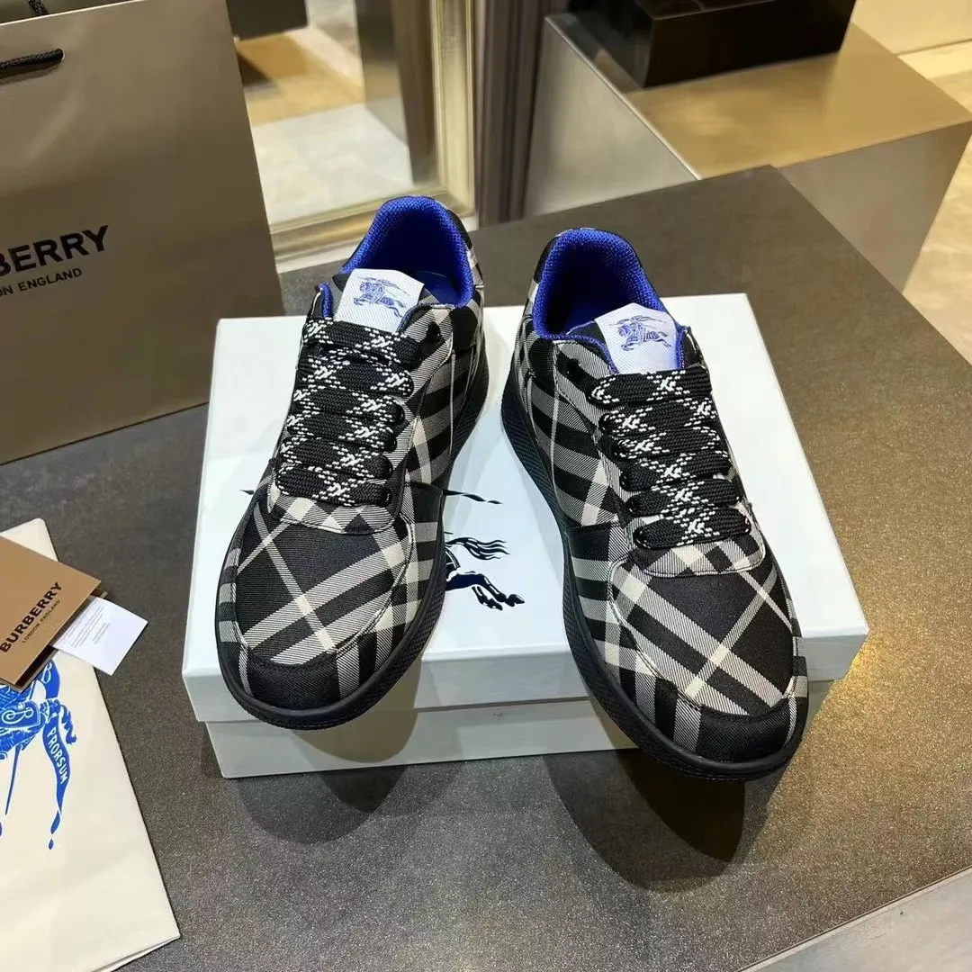 BURBERRY 2024新作 ブラック格子柄スニーカー - 画像 (9)