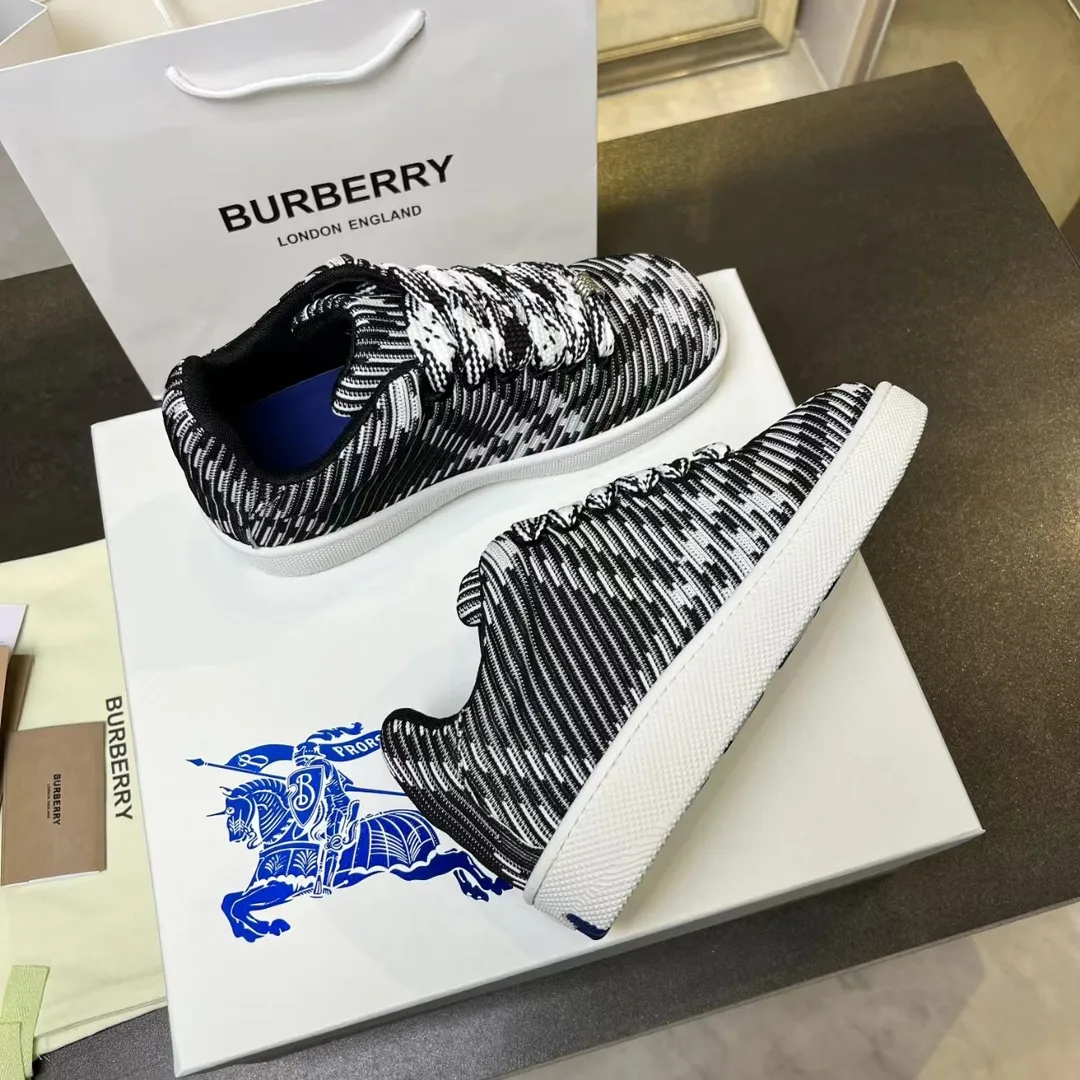 BURBERRY イタリア製ストレッチナイロンスニーカー ブラックチェック柄 - 画像 (8)