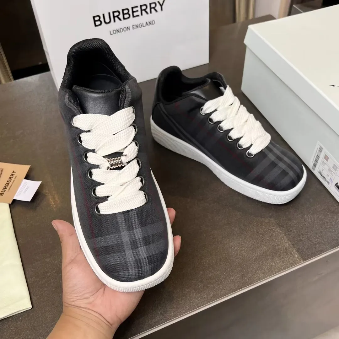 BURBERRY 2024イタリア製ストレッチナイロンスニーカー ブラックチェック柄 - 画像 (3)