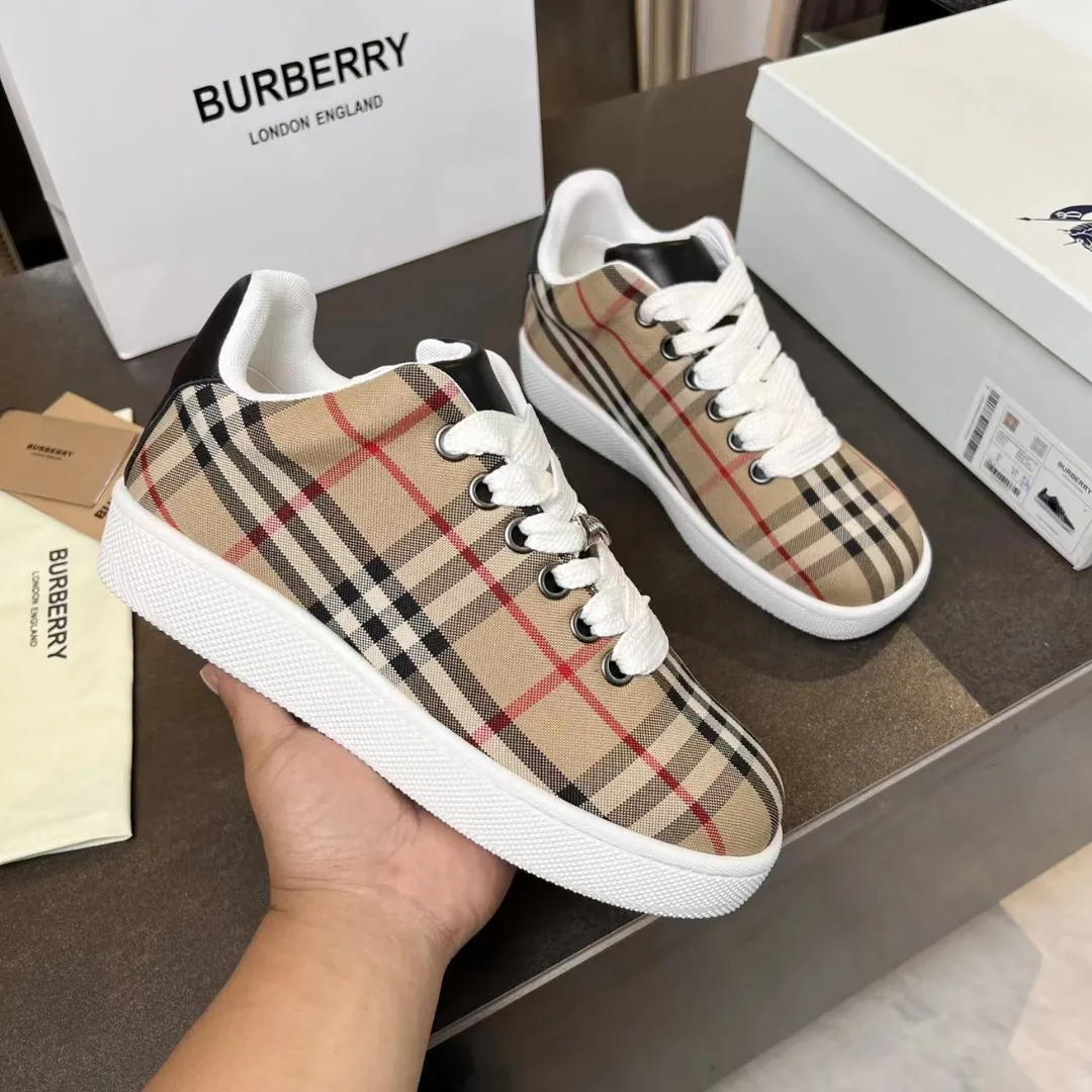 BURBERRY 2024 イタリア製チェック柄スニーカー ベージュ