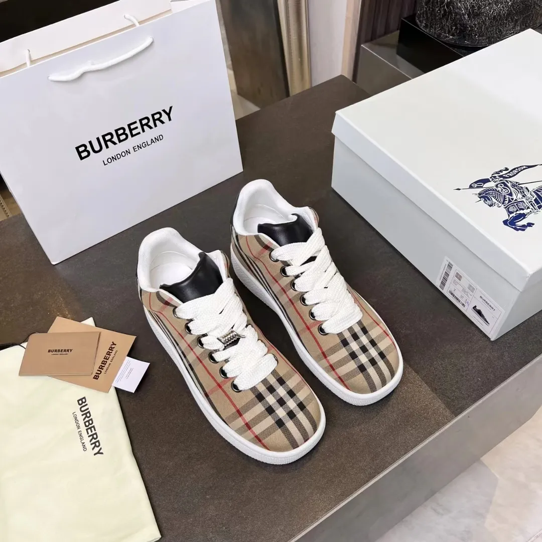 BURBERRY 2024 イタリア製チェック柄スニーカー ベージュ - 画像 (3)