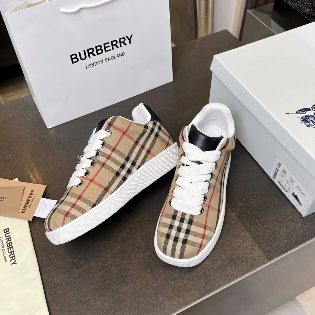 BURBERRY 2024 イタリア製チェック柄スニーカー ベージュ - 画像 (9)