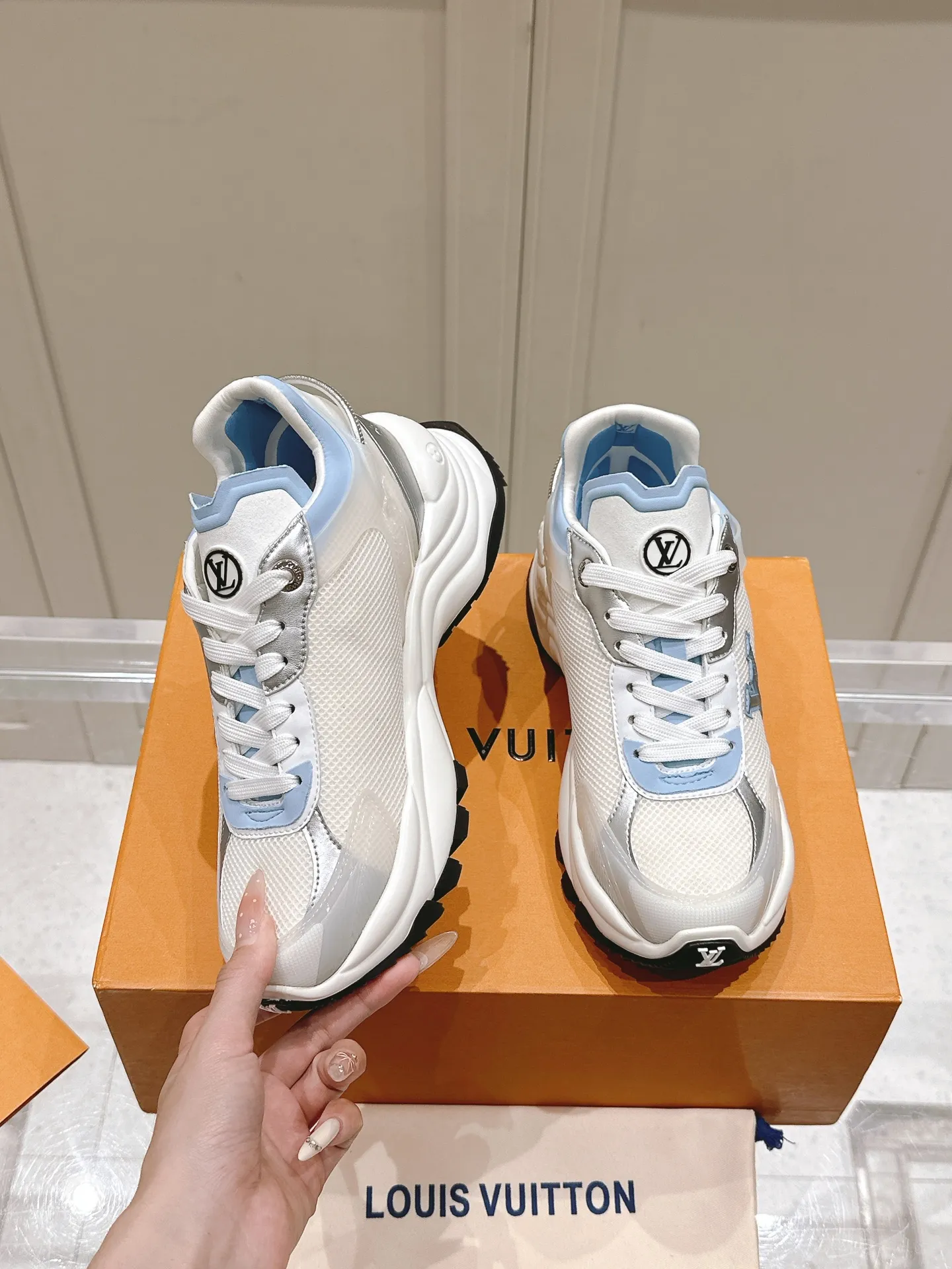 LV RUN 55 スニーカー ホワイトブルー - 画像 (5)