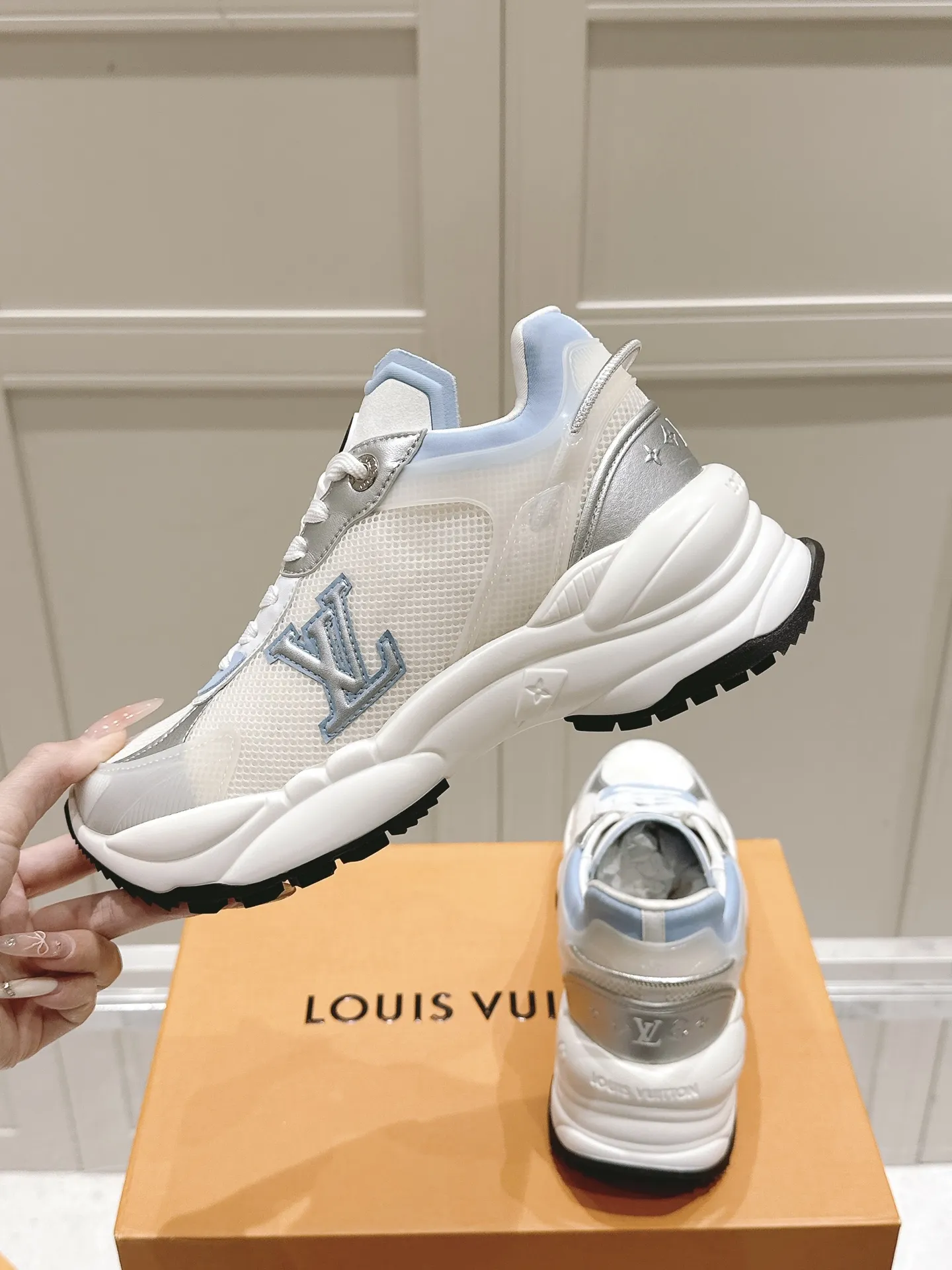 LV RUN 55 スニーカー ホワイトブルー