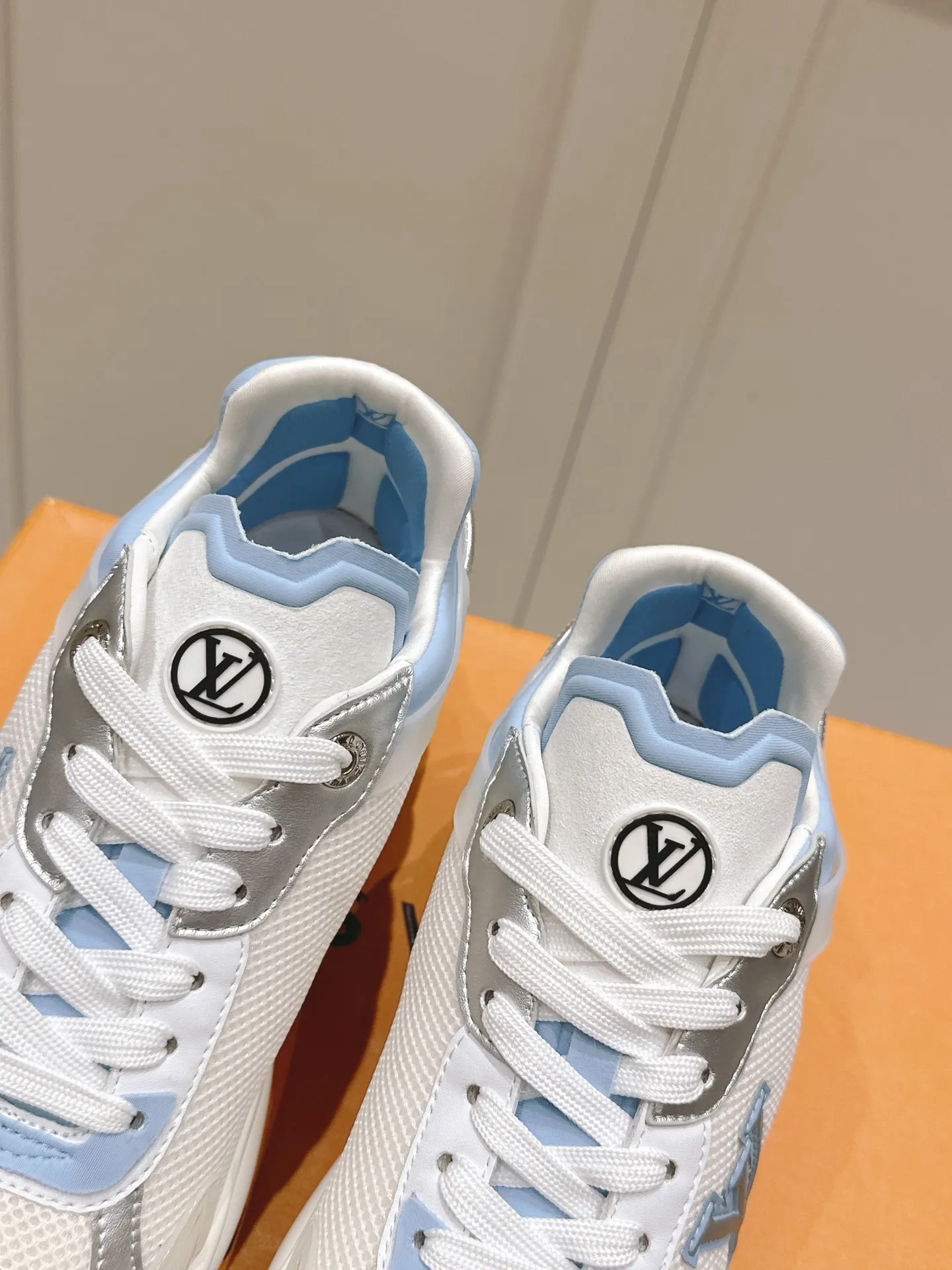 LV RUN 55 スニーカー ホワイトブルー - 画像 (8)