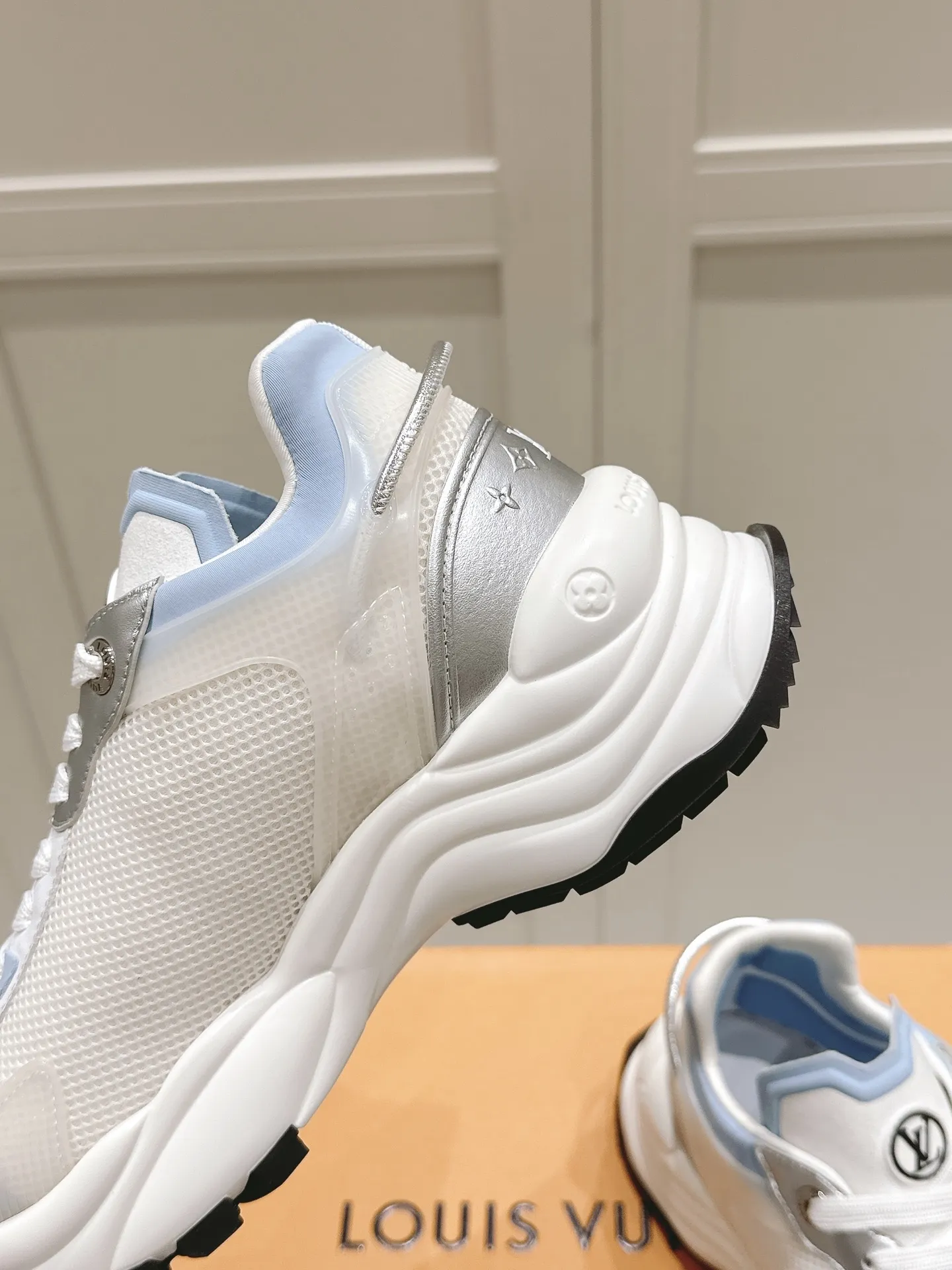 LV RUN 55 スニーカー ホワイトブルー - 画像 (9)