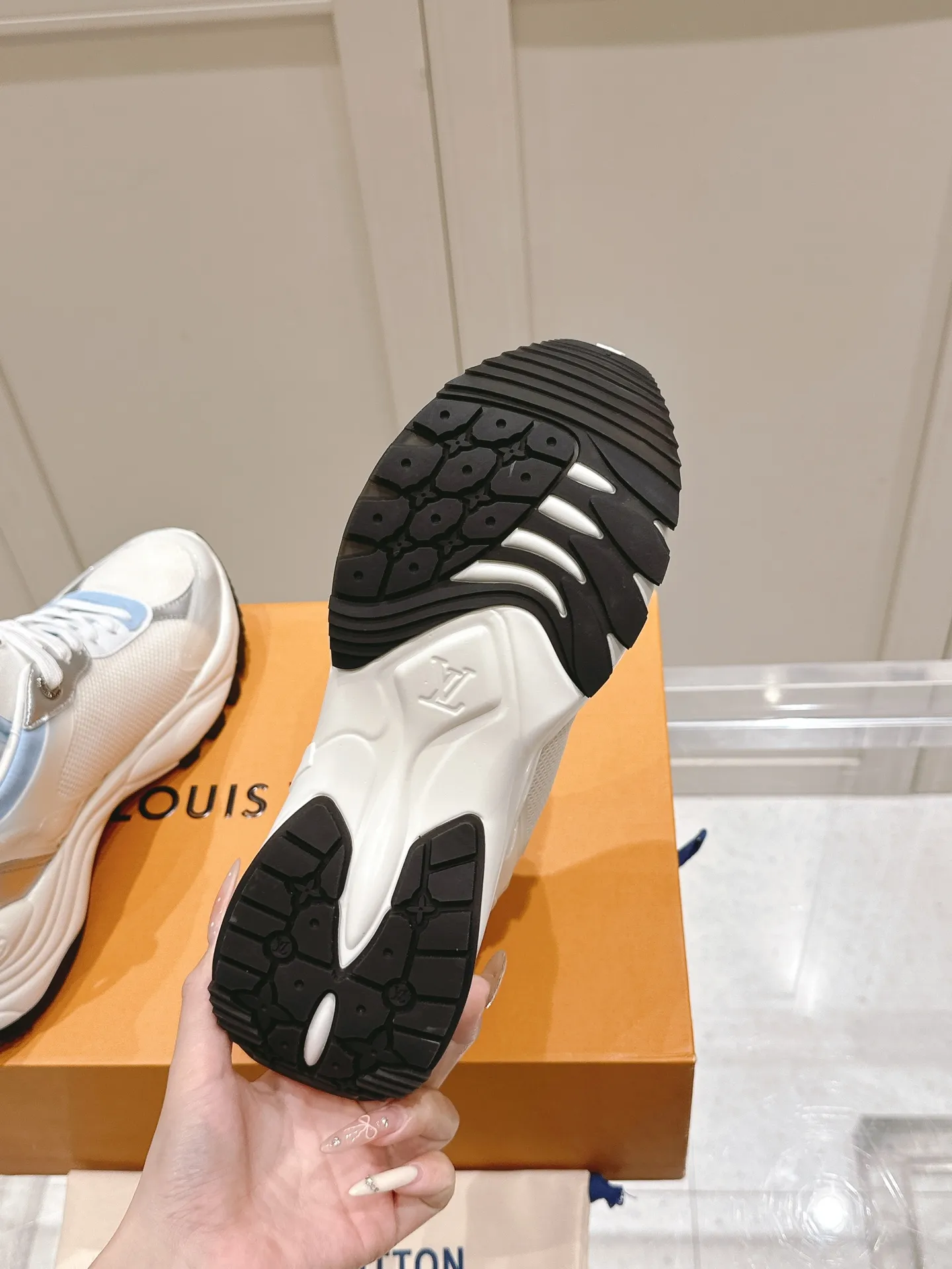 LV RUN 55 スニーカー ホワイトブルー - 画像 (10)