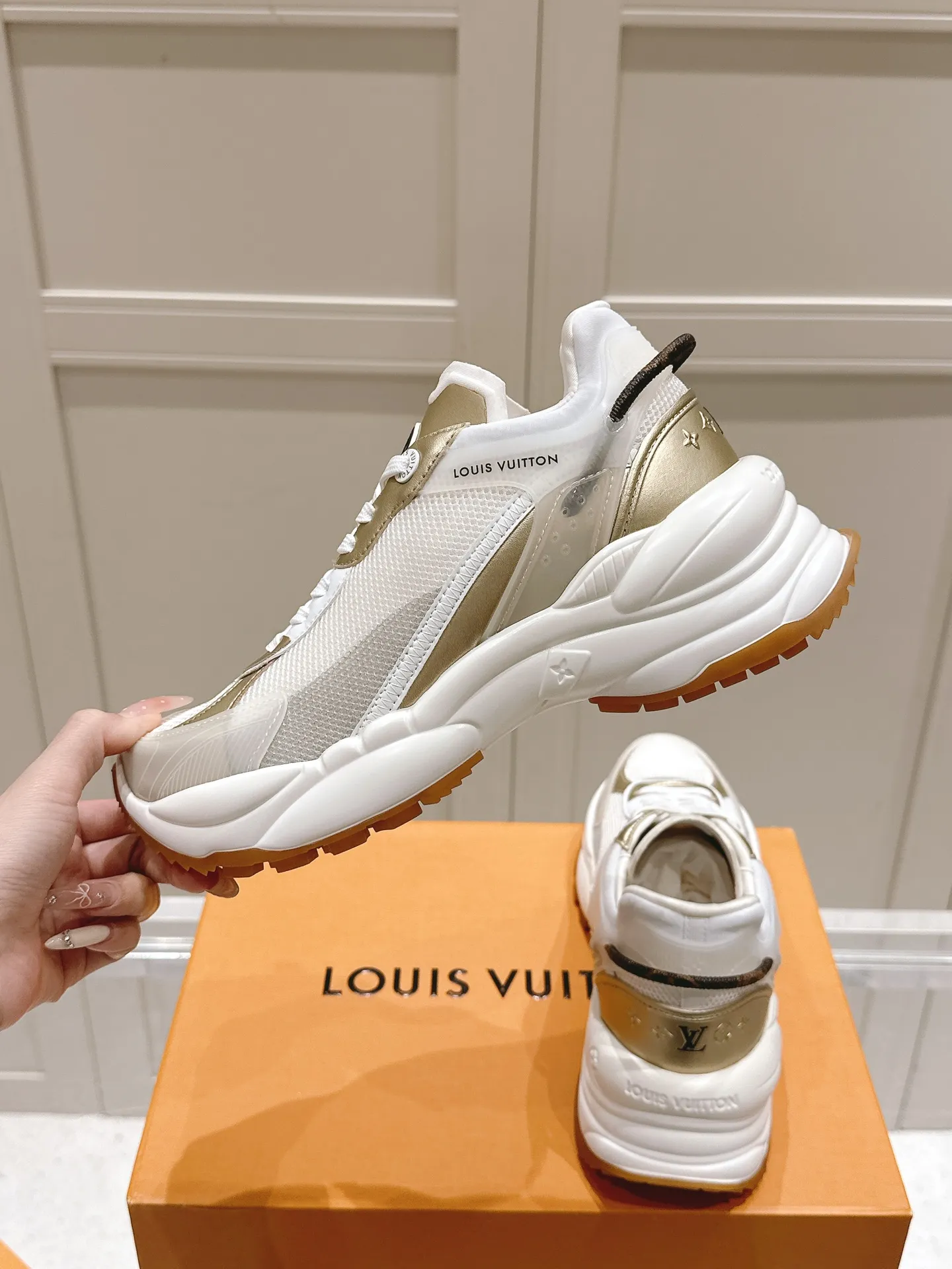 LOUIS VUITTON RUN 55 ホワイト スニーカー