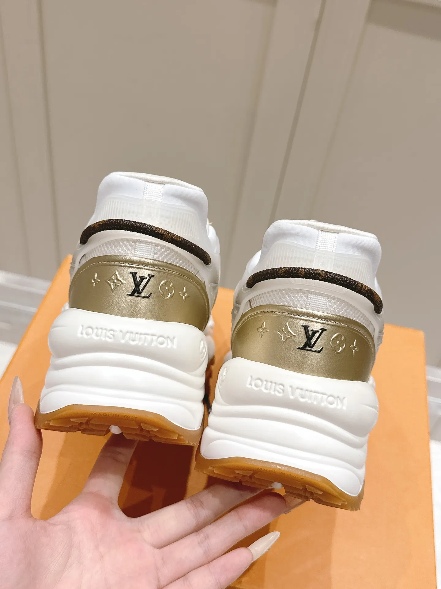 LOUIS VUITTON RUN 55 ホワイト スニーカー - 画像 (8)