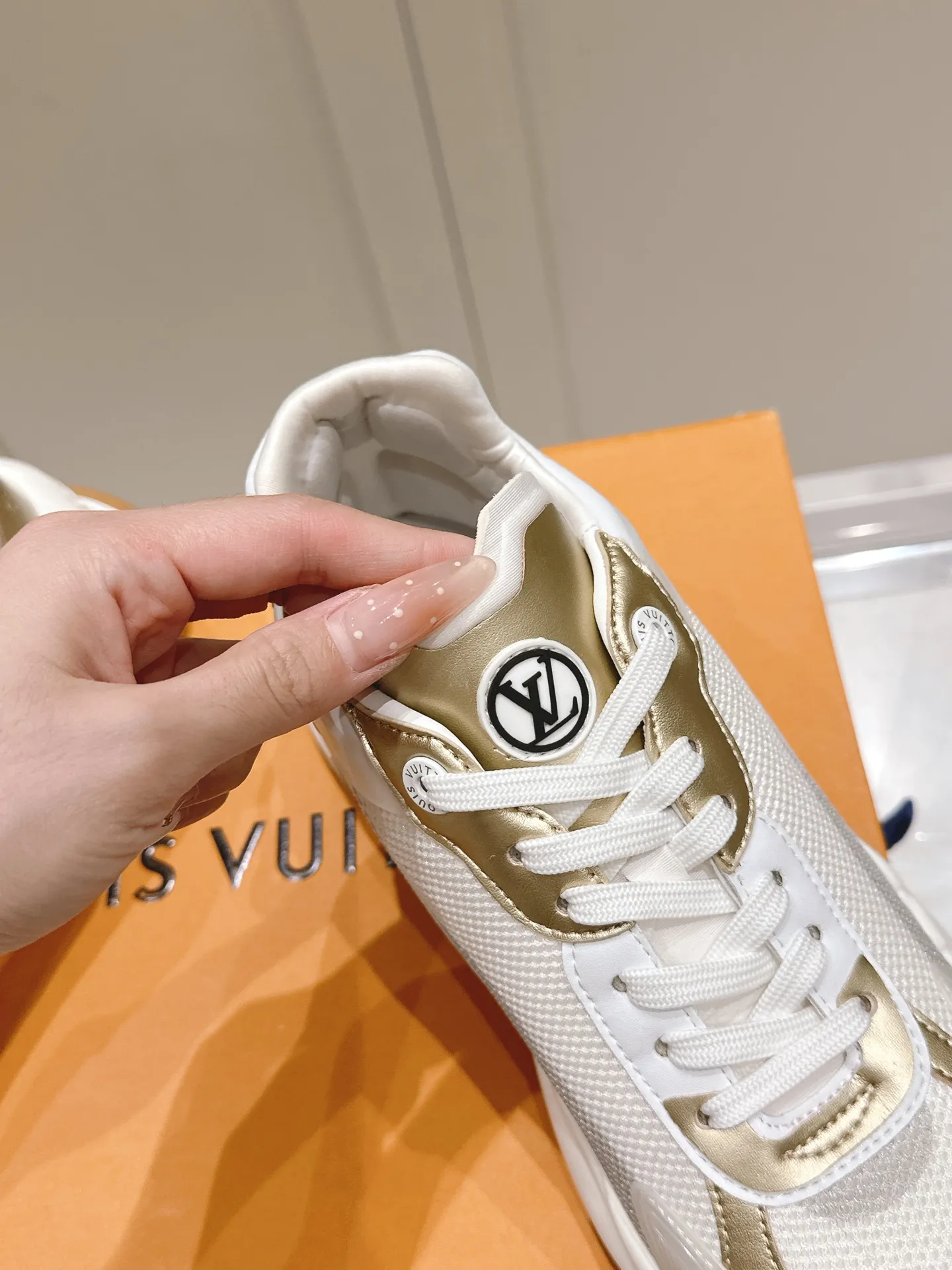 LOUIS VUITTON RUN 55 ホワイト スニーカー - 画像 (9)