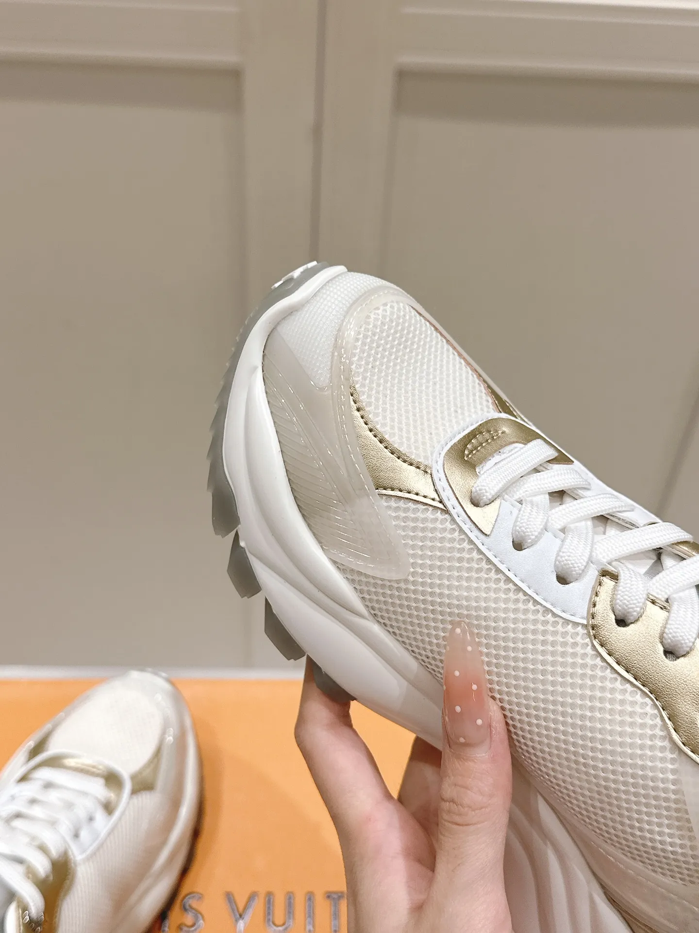 LOUIS VUITTON RUN 55 ホワイトスニーカー - 画像 (7)