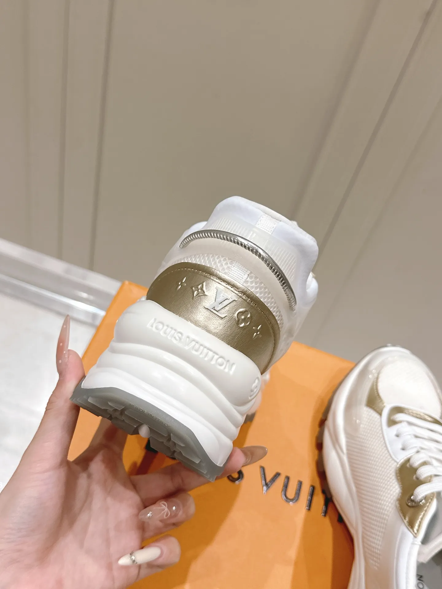 LOUIS VUITTON RUN 55 ホワイトスニーカー - 画像 (8)