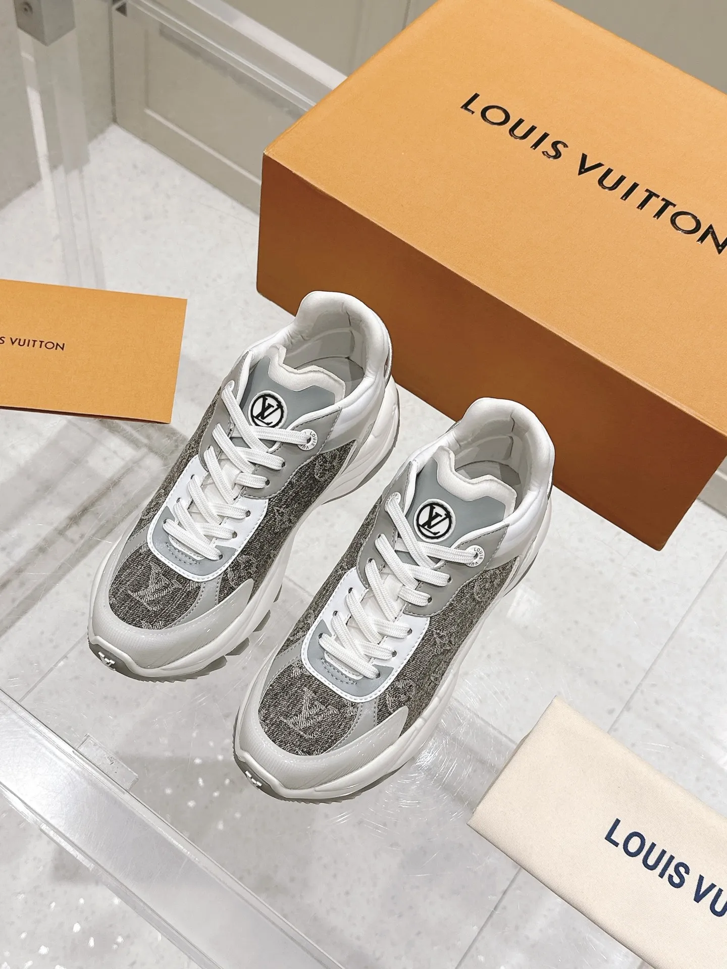 LV RUN 55 スニーカー 白 - 画像 (3)