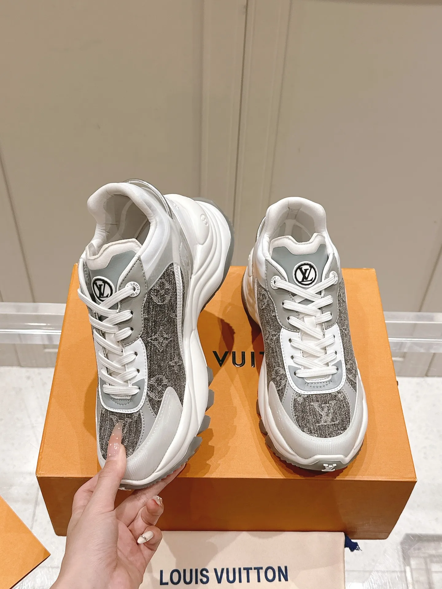 LV RUN 55 スニーカー 白 - 画像 (5)