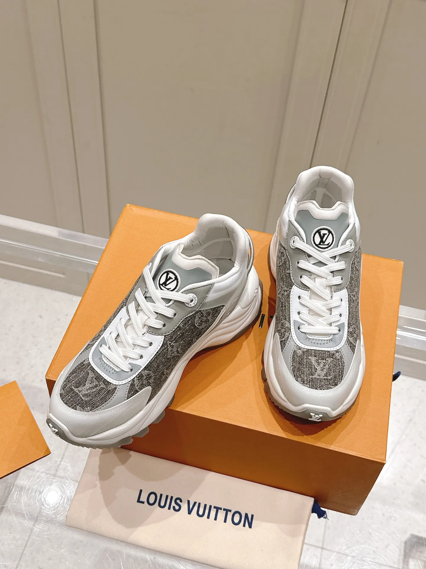 LV RUN 55 スニーカー 白 - 画像 (6)