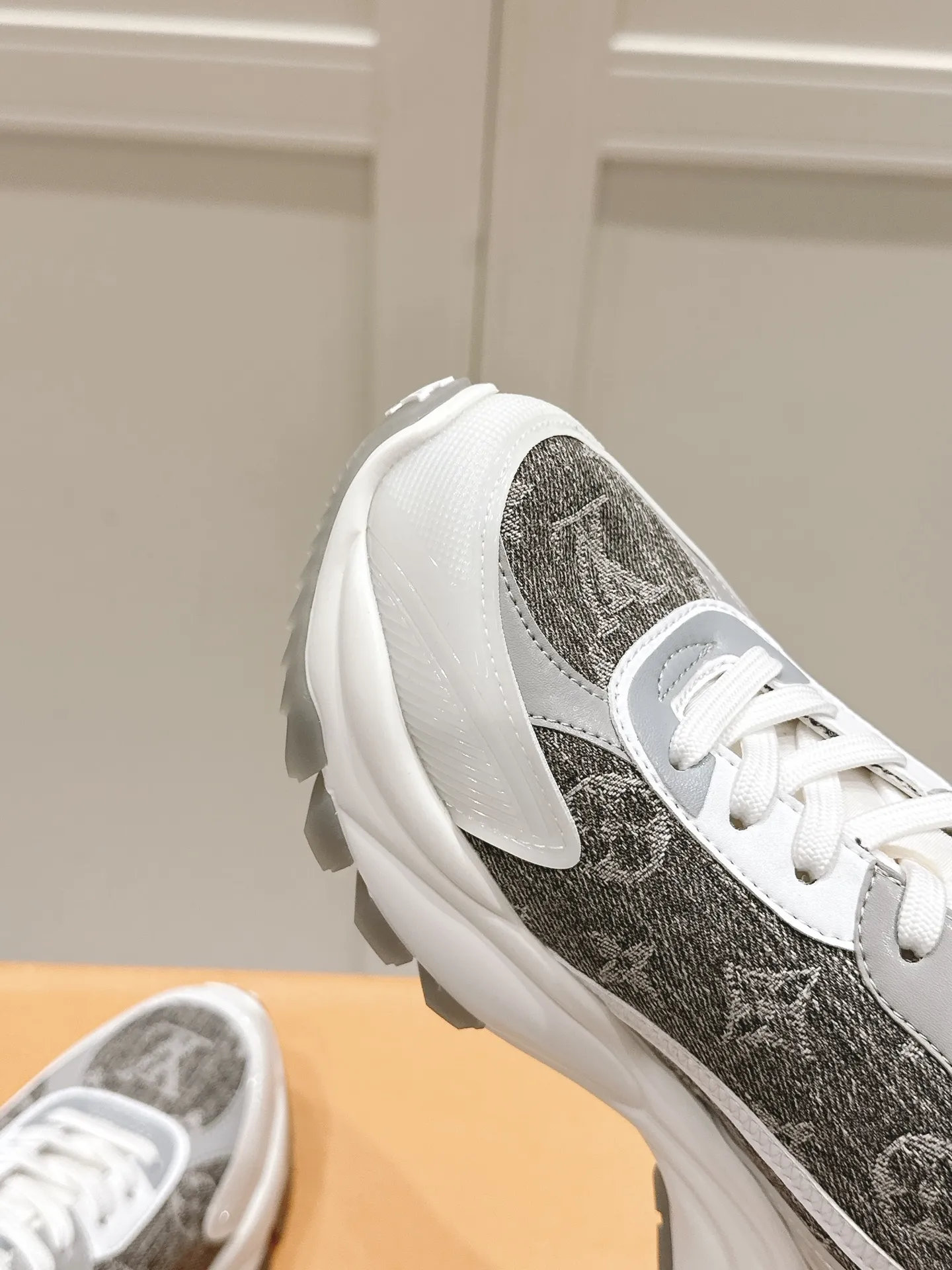 LV RUN 55 スニーカー 白 - 画像 (7)