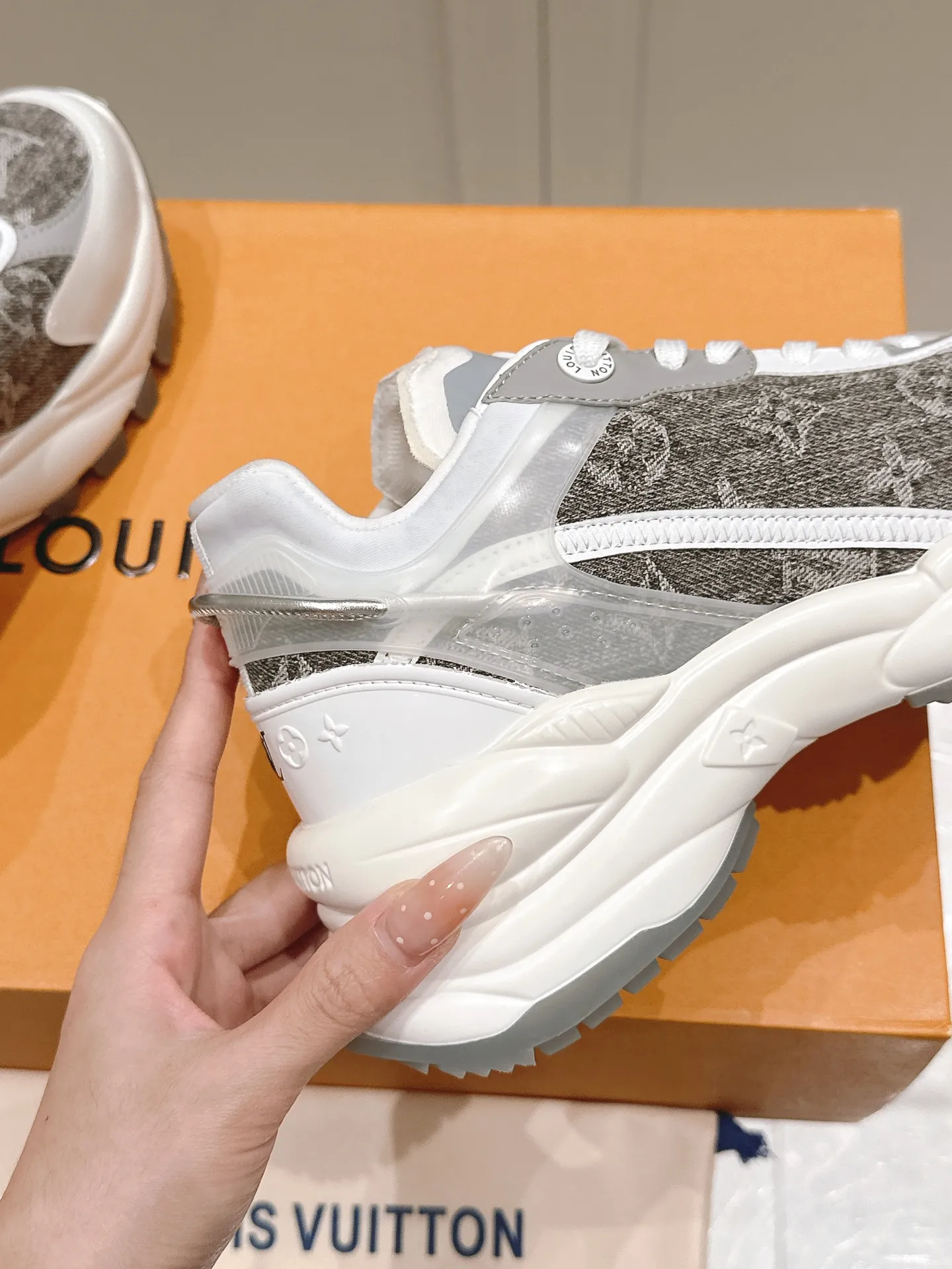 LV RUN 55 スニーカー 白 - 画像 (9)