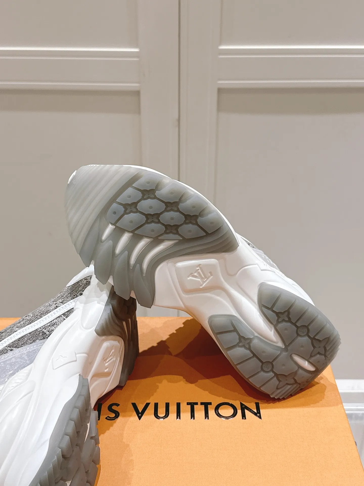 LV RUN 55 スニーカー 白 - 画像 (10)